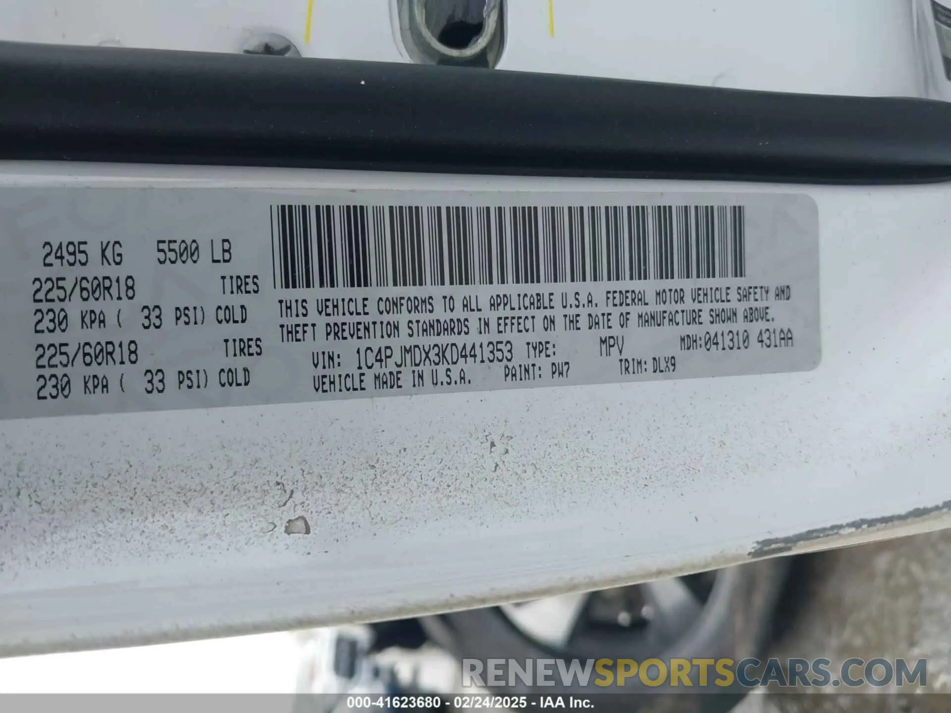9 Photograph of a damaged car 1C4PJMDX3KD441353 JEEP CHEROKEE 2019