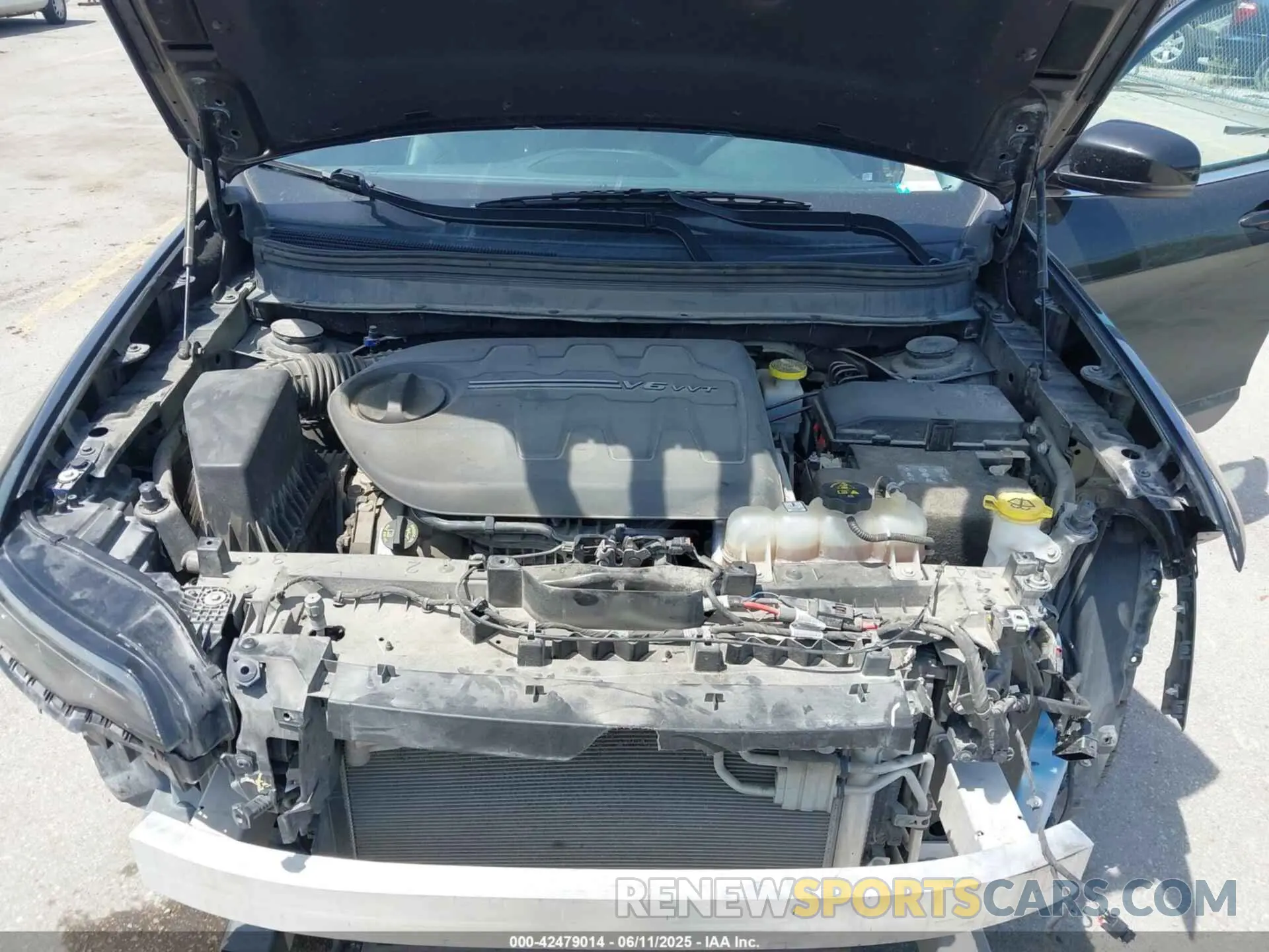 10 Photograph of a damaged car 1C4PJMDX3KD441868 JEEP CHEROKEE 2019