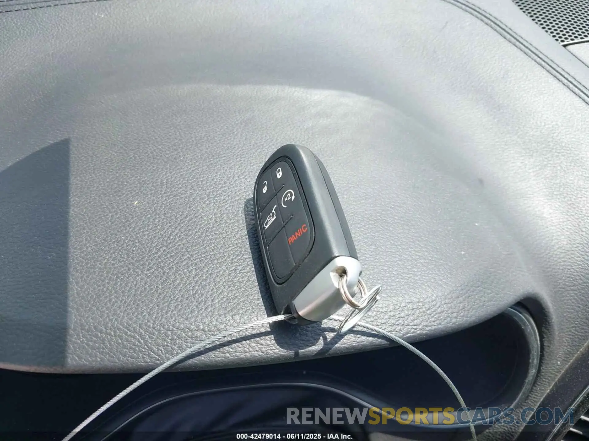 11 Photograph of a damaged car 1C4PJMDX3KD441868 JEEP CHEROKEE 2019
