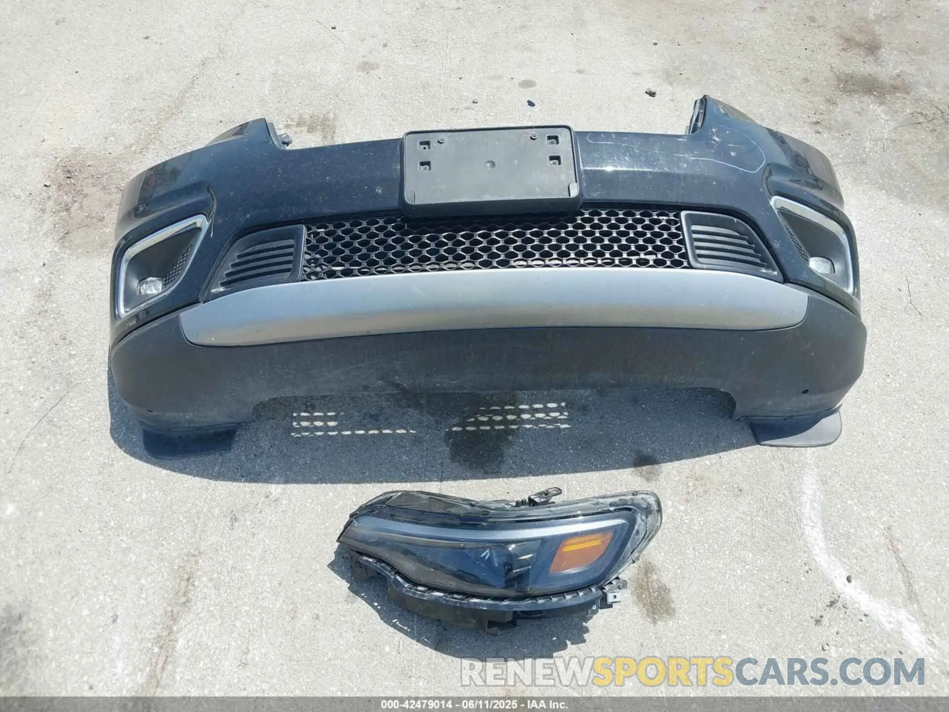 12 Photograph of a damaged car 1C4PJMDX3KD441868 JEEP CHEROKEE 2019