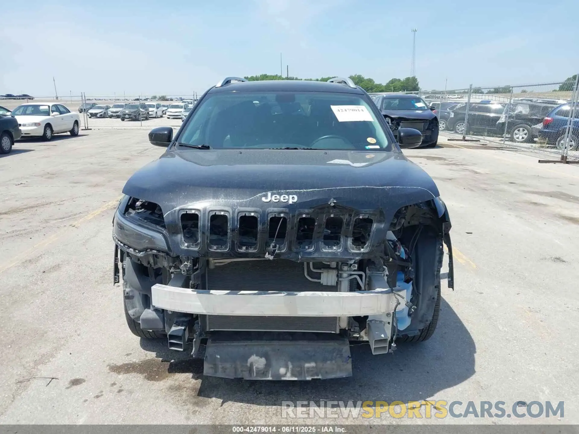 13 Photograph of a damaged car 1C4PJMDX3KD441868 JEEP CHEROKEE 2019