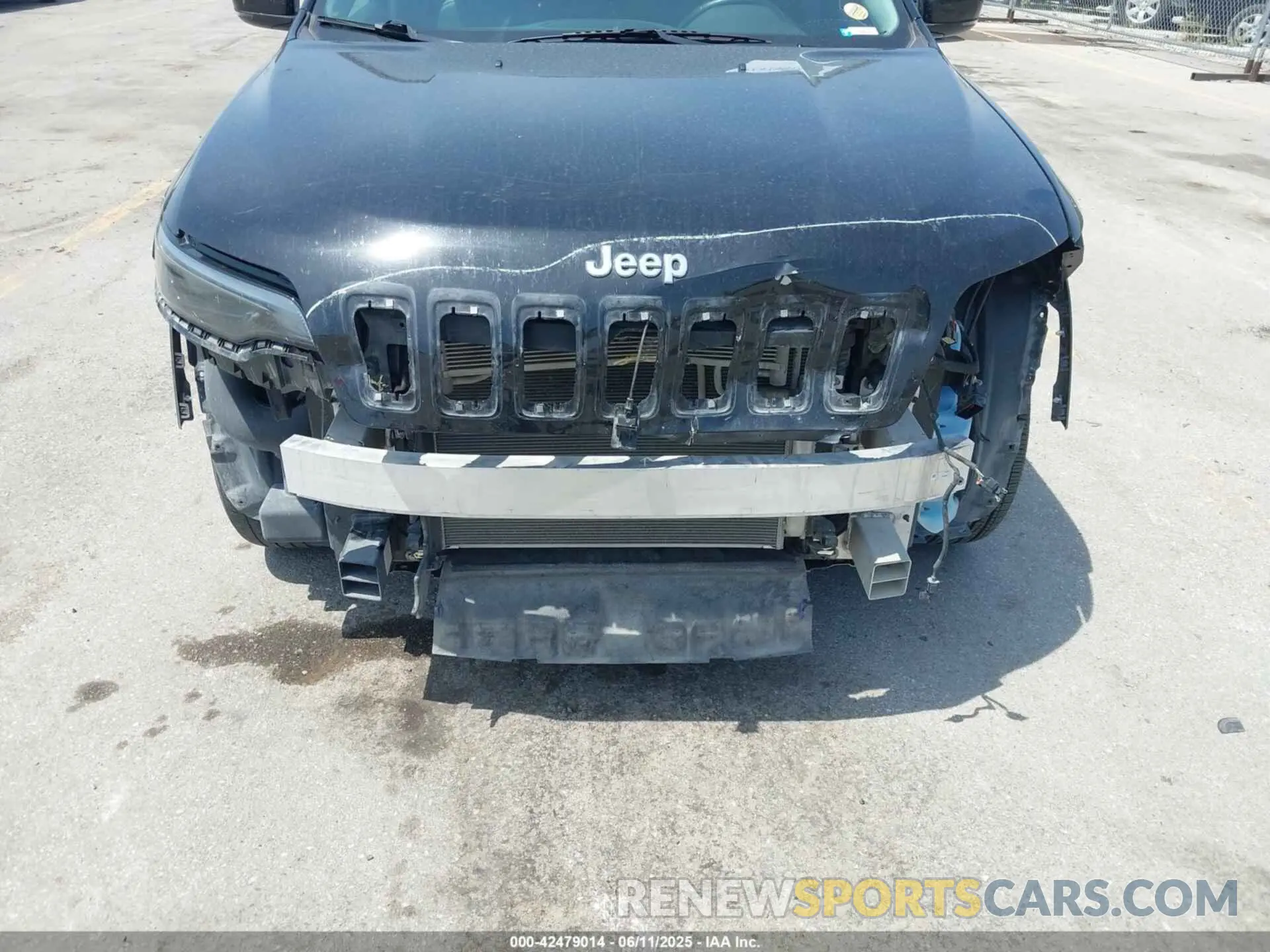 6 Photograph of a damaged car 1C4PJMDX3KD441868 JEEP CHEROKEE 2019