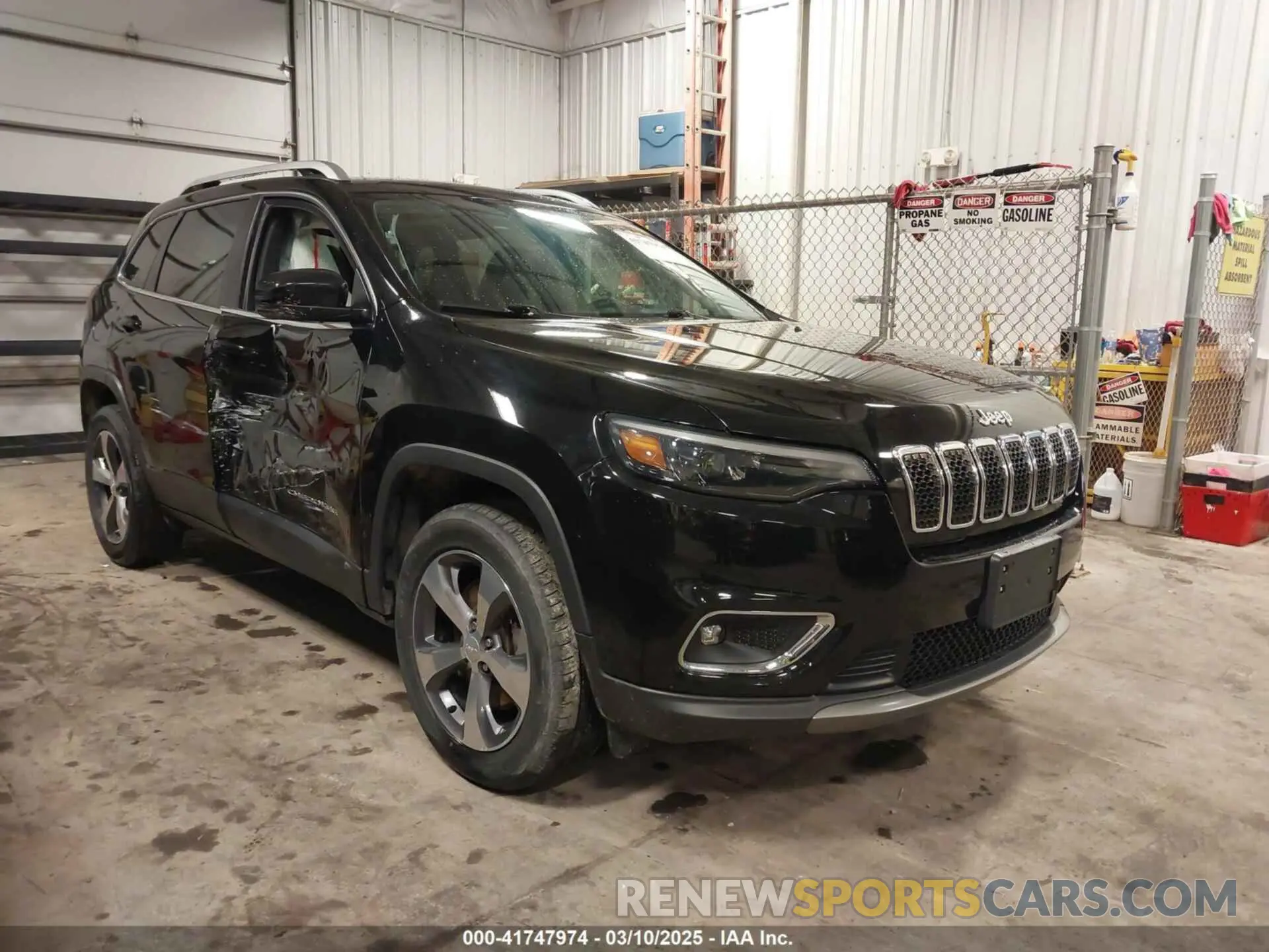 1 Photograph of a damaged car 1C4PJMDX3KD447038 JEEP CHEROKEE 2019