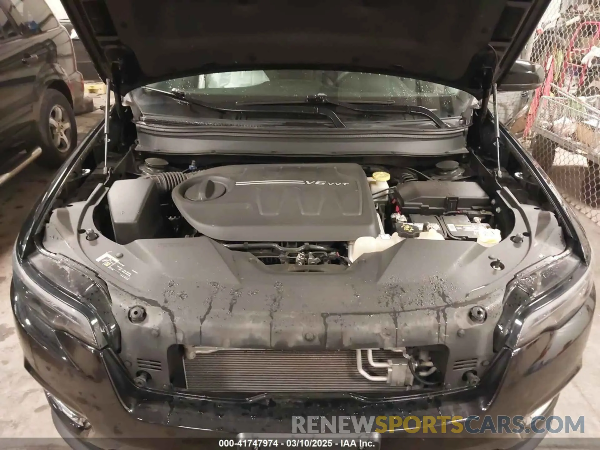 10 Photograph of a damaged car 1C4PJMDX3KD447038 JEEP CHEROKEE 2019