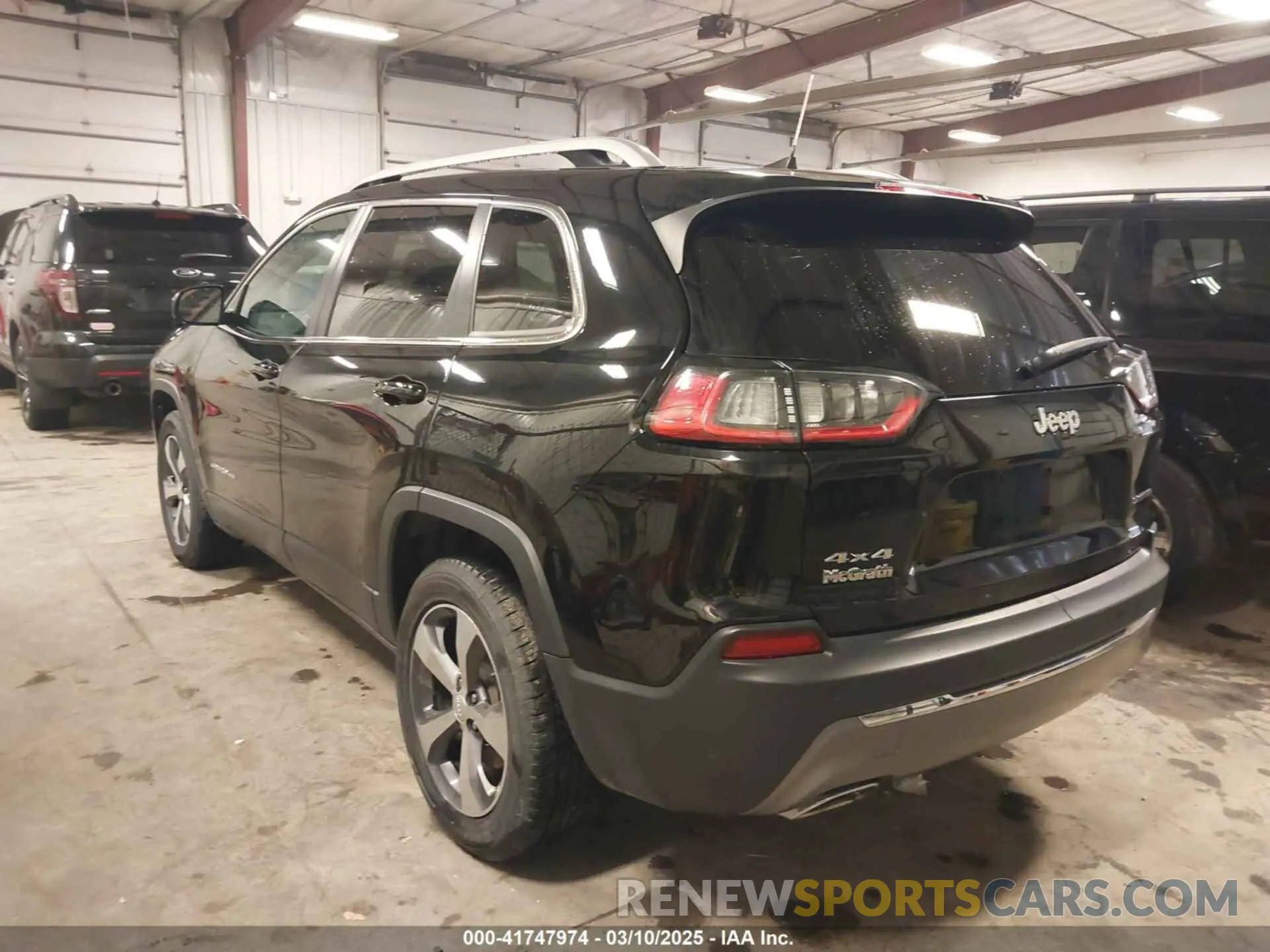 3 Photograph of a damaged car 1C4PJMDX3KD447038 JEEP CHEROKEE 2019