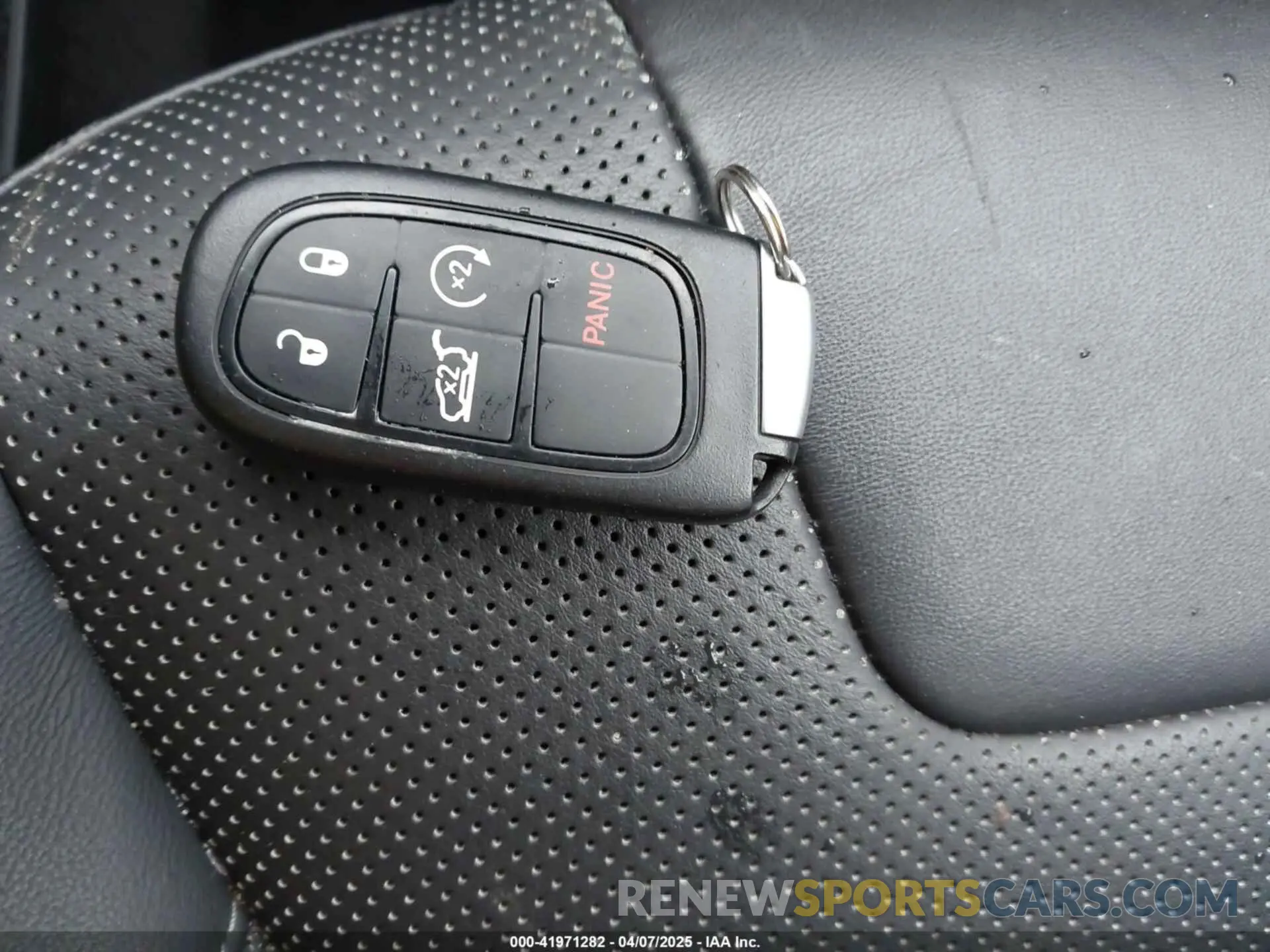 11 Photograph of a damaged car 1C4PJMDX4KD251190 JEEP CHEROKEE 2019