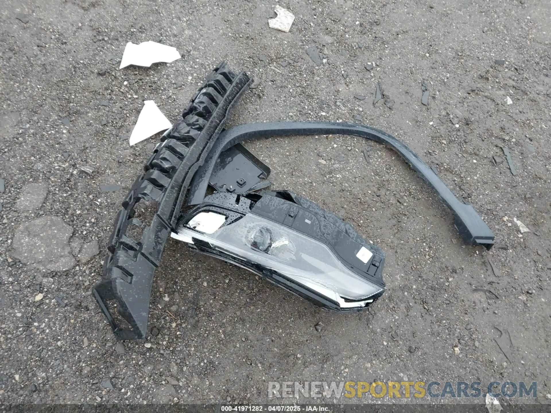 12 Photograph of a damaged car 1C4PJMDX4KD251190 JEEP CHEROKEE 2019