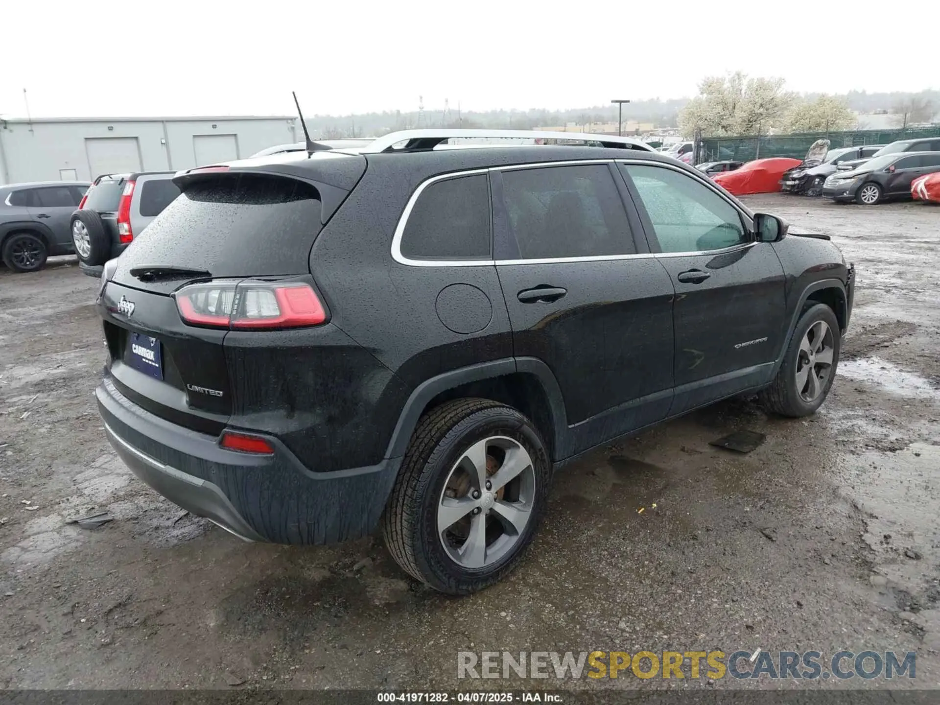 4 Photograph of a damaged car 1C4PJMDX4KD251190 JEEP CHEROKEE 2019