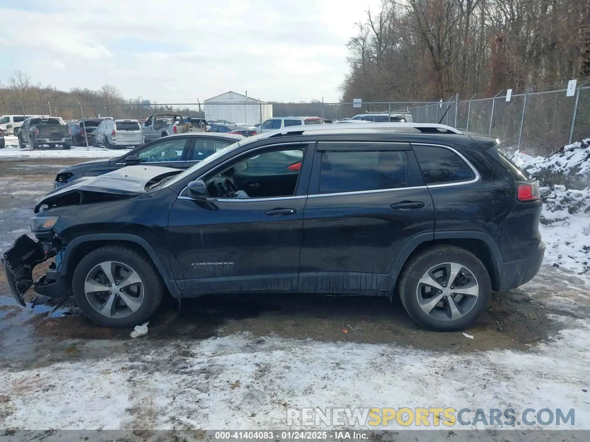 14 Photograph of a damaged car 1C4PJMDX4KD303952 JEEP CHEROKEE 2019