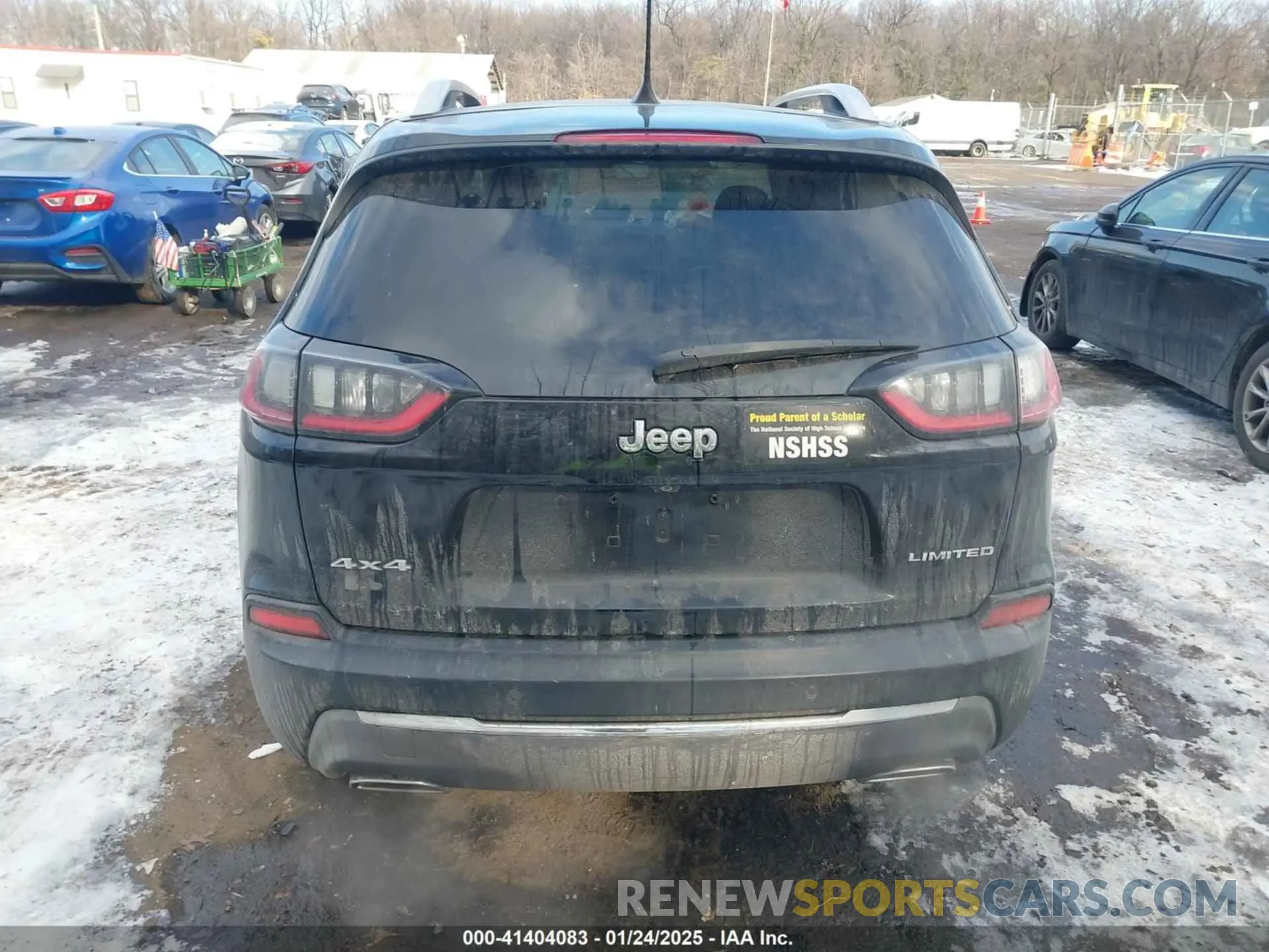 16 Photograph of a damaged car 1C4PJMDX4KD303952 JEEP CHEROKEE 2019
