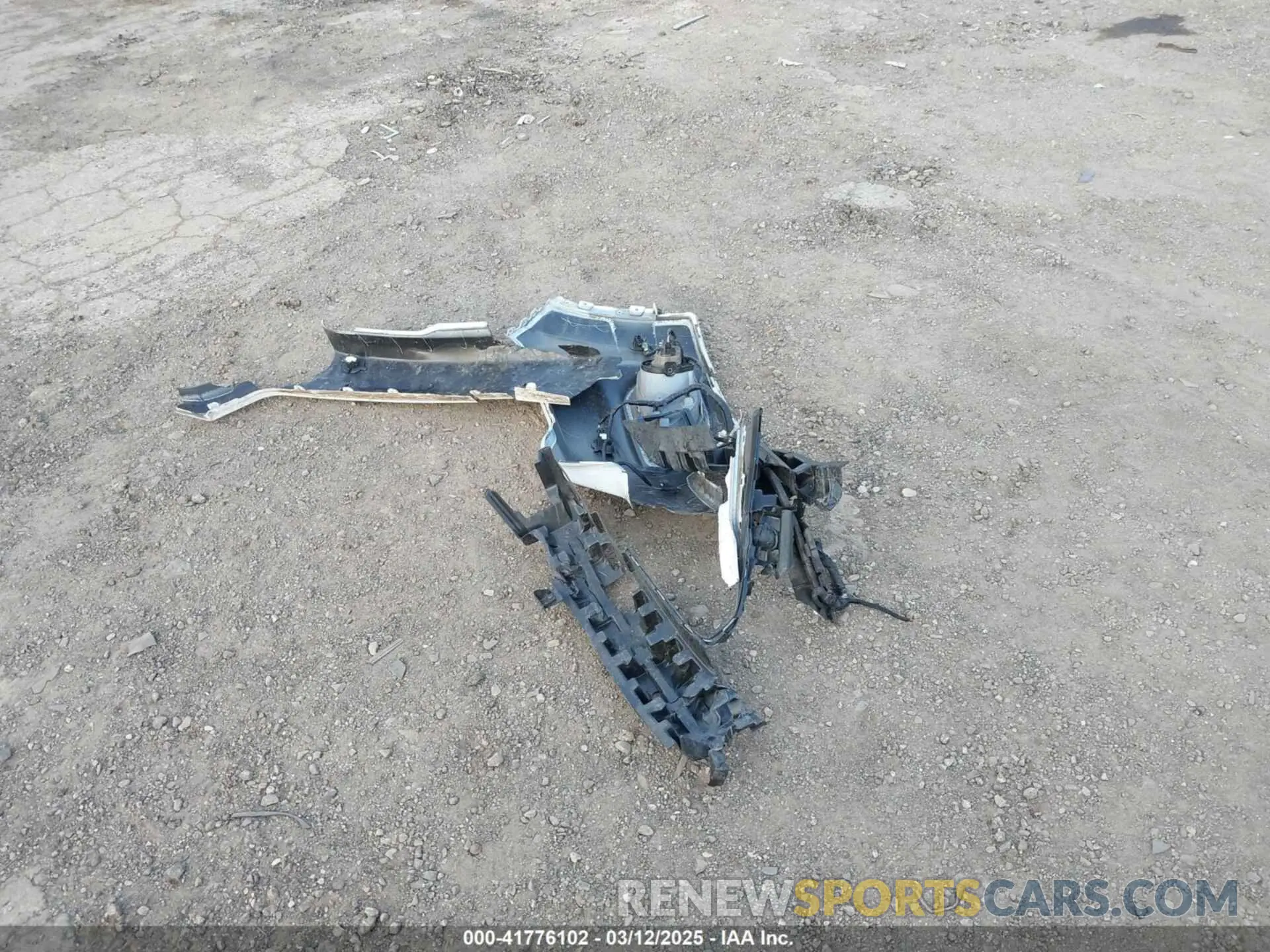 12 Photograph of a damaged car 1C4PJMDX4KD382829 JEEP CHEROKEE 2019
