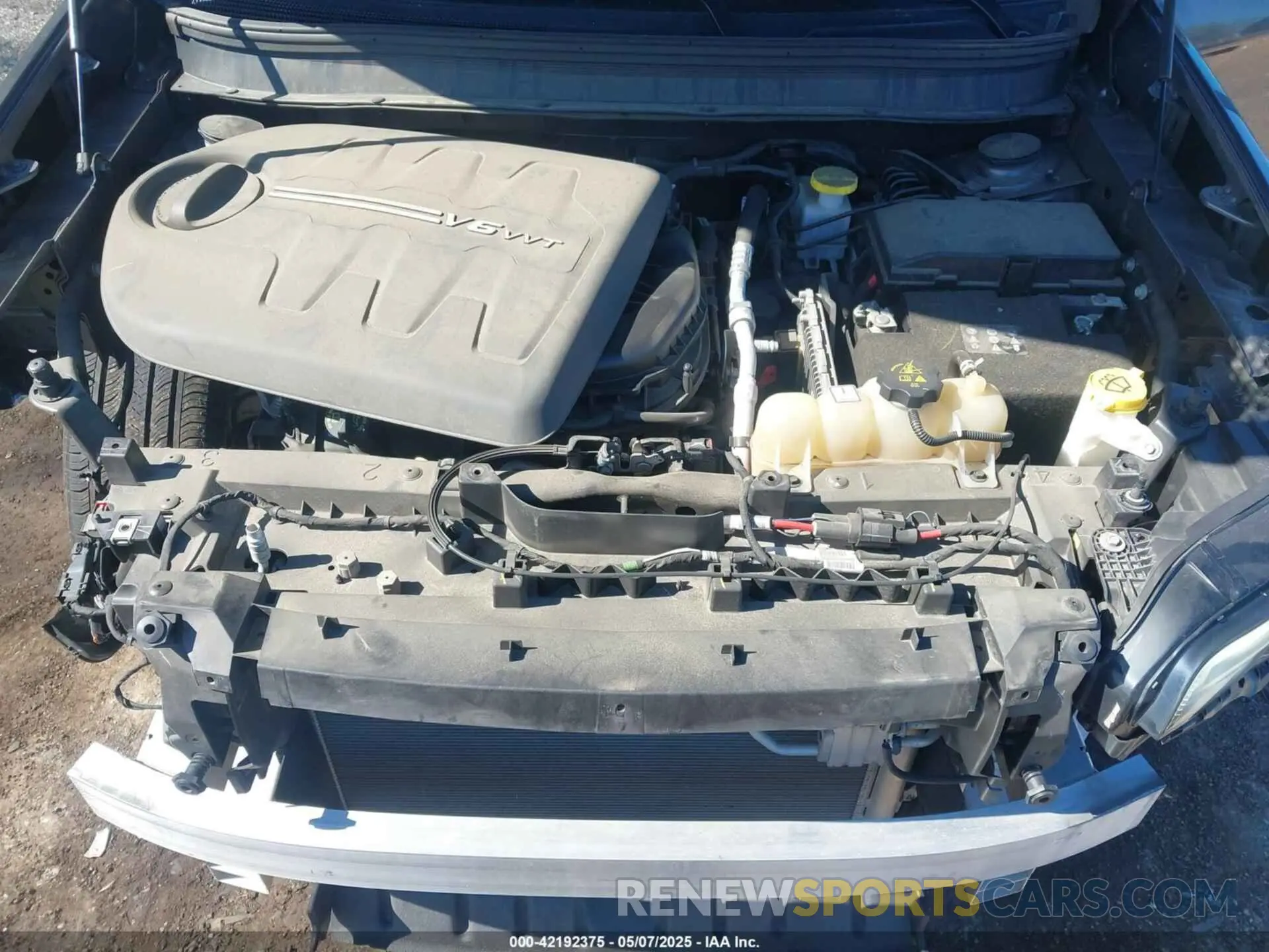10 Photograph of a damaged car 1C4PJMDX5KD157237 JEEP CHEROKEE 2019