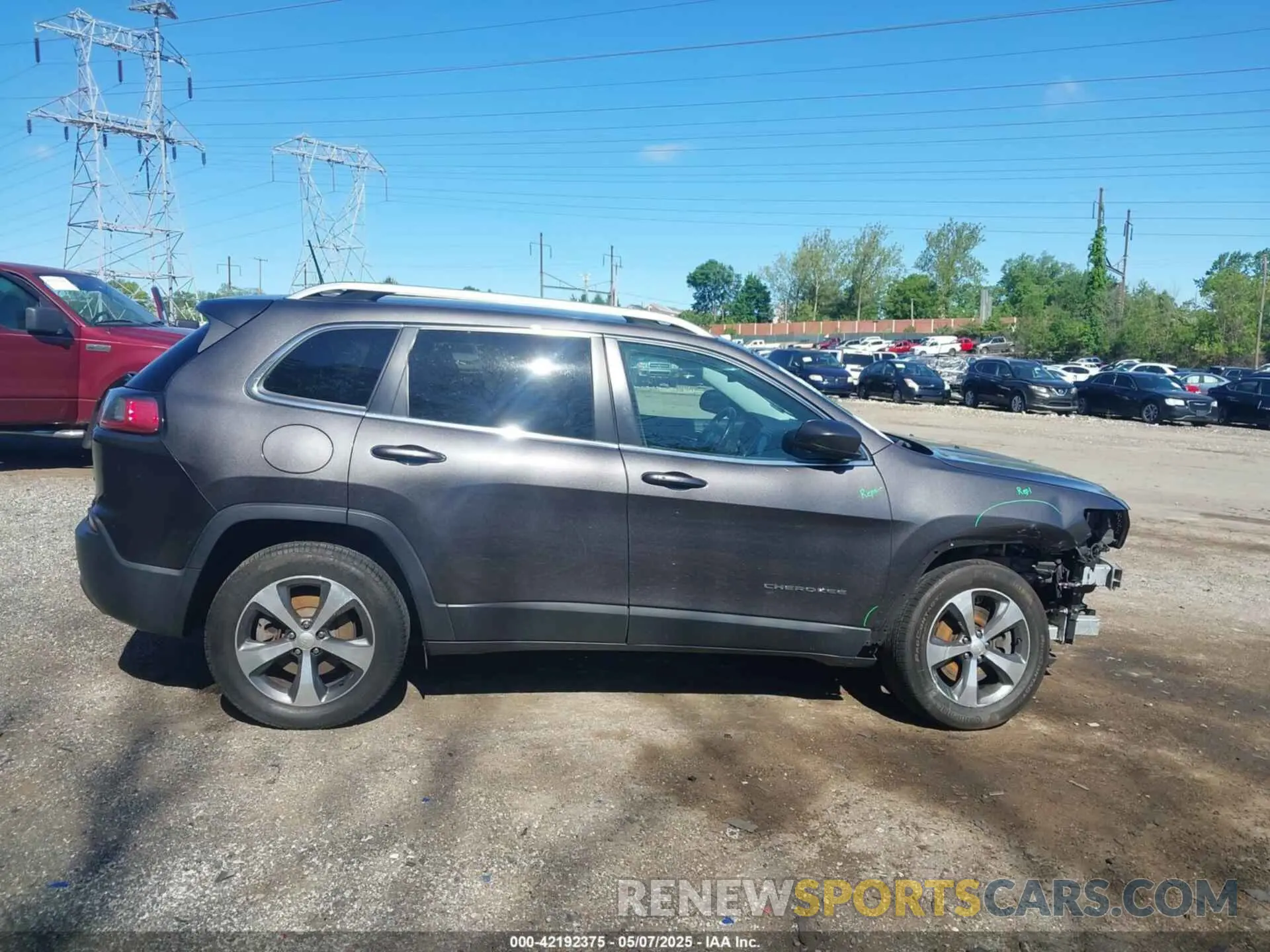14 Photograph of a damaged car 1C4PJMDX5KD157237 JEEP CHEROKEE 2019