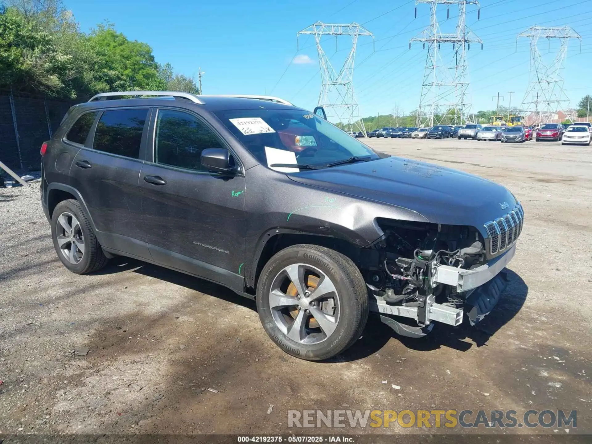 18 Photograph of a damaged car 1C4PJMDX5KD157237 JEEP CHEROKEE 2019