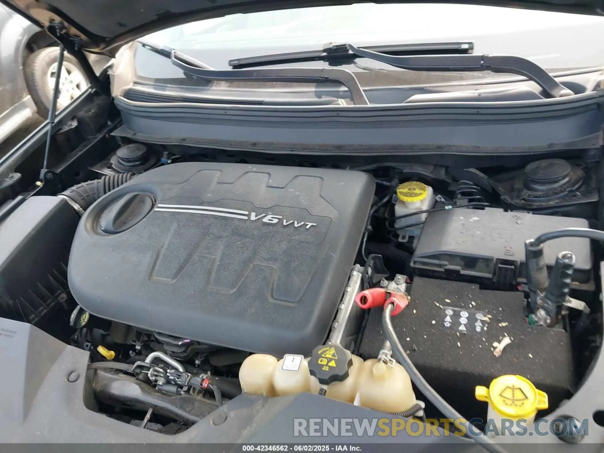 10 Photograph of a damaged car 1C4PJMDX5KD200135 JEEP CHEROKEE 2019