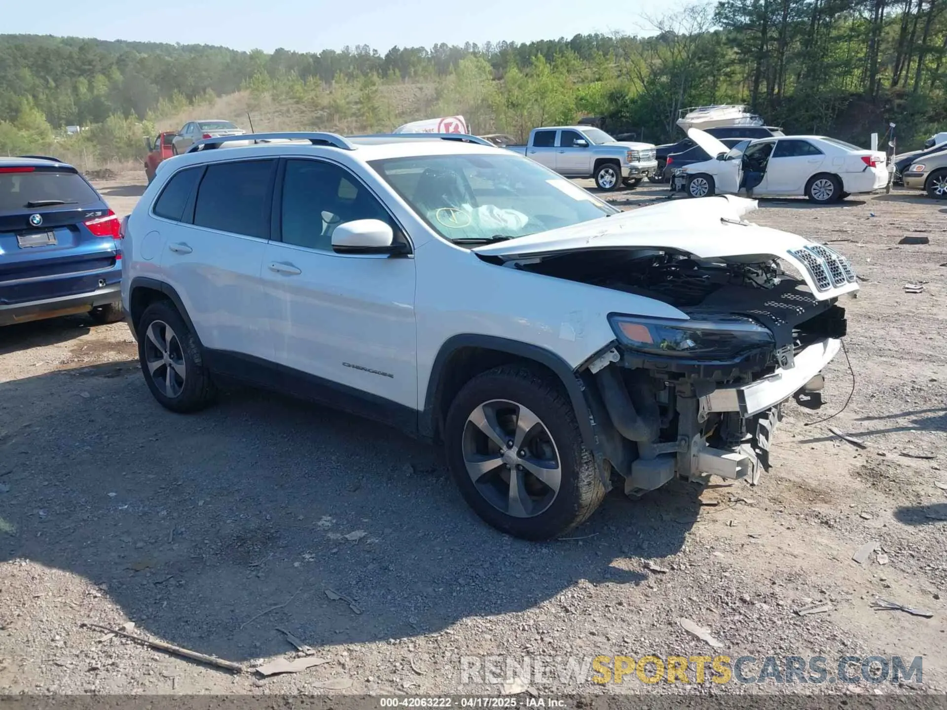 1 Photograph of a damaged car 1C4PJMDX5KD305788 JEEP CHEROKEE 2019