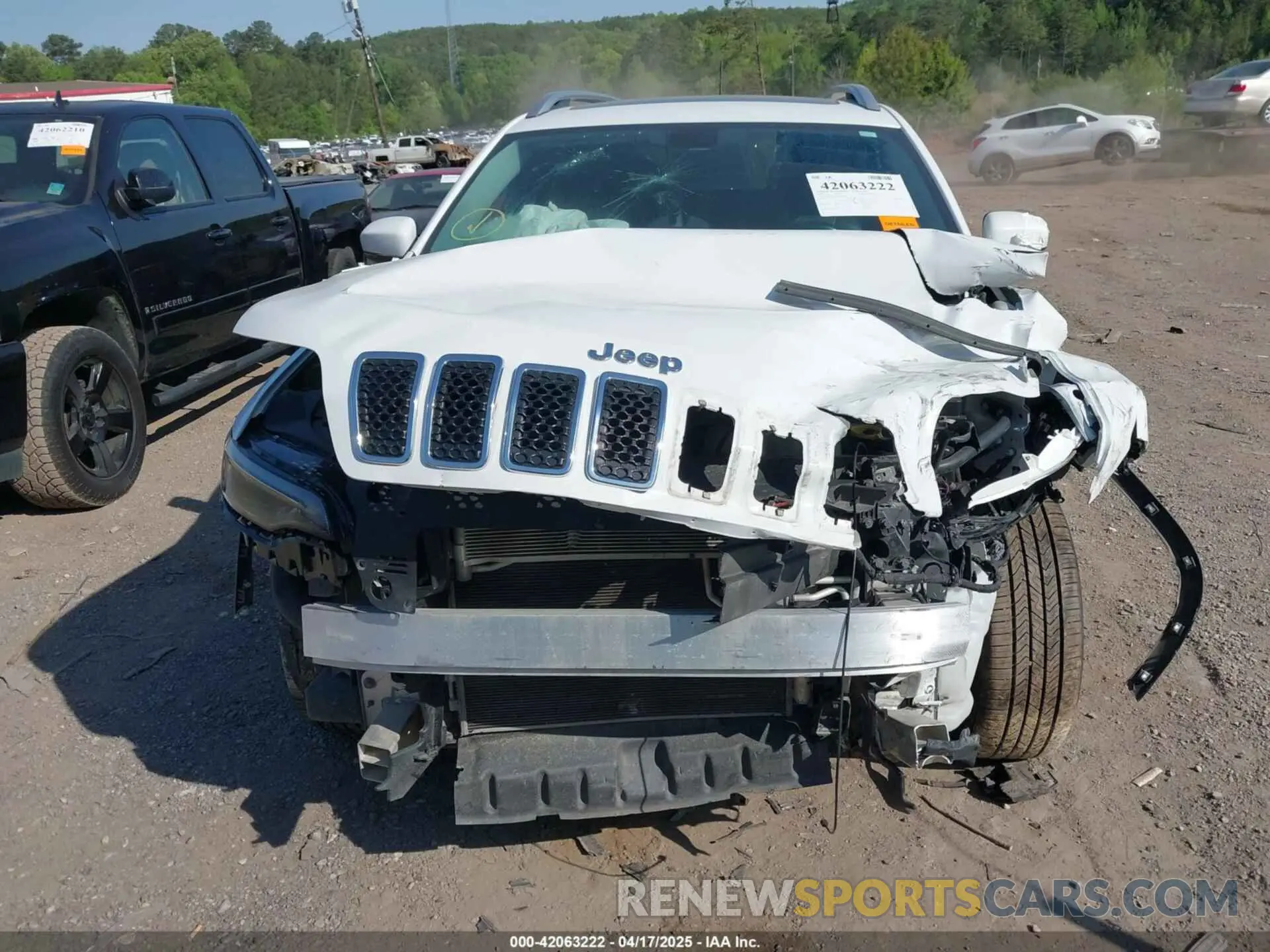 6 Photograph of a damaged car 1C4PJMDX5KD305788 JEEP CHEROKEE 2019