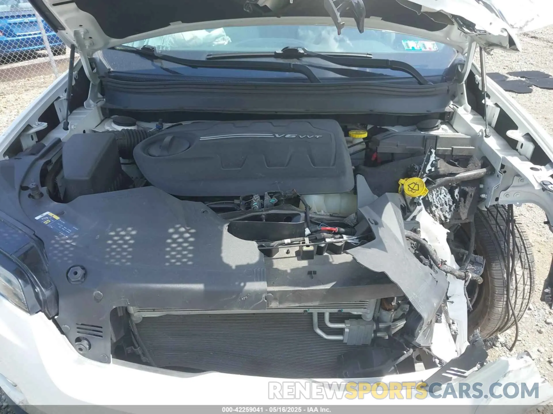 10 Photograph of a damaged car 1C4PJMDX5KD344073 JEEP CHEROKEE 2019