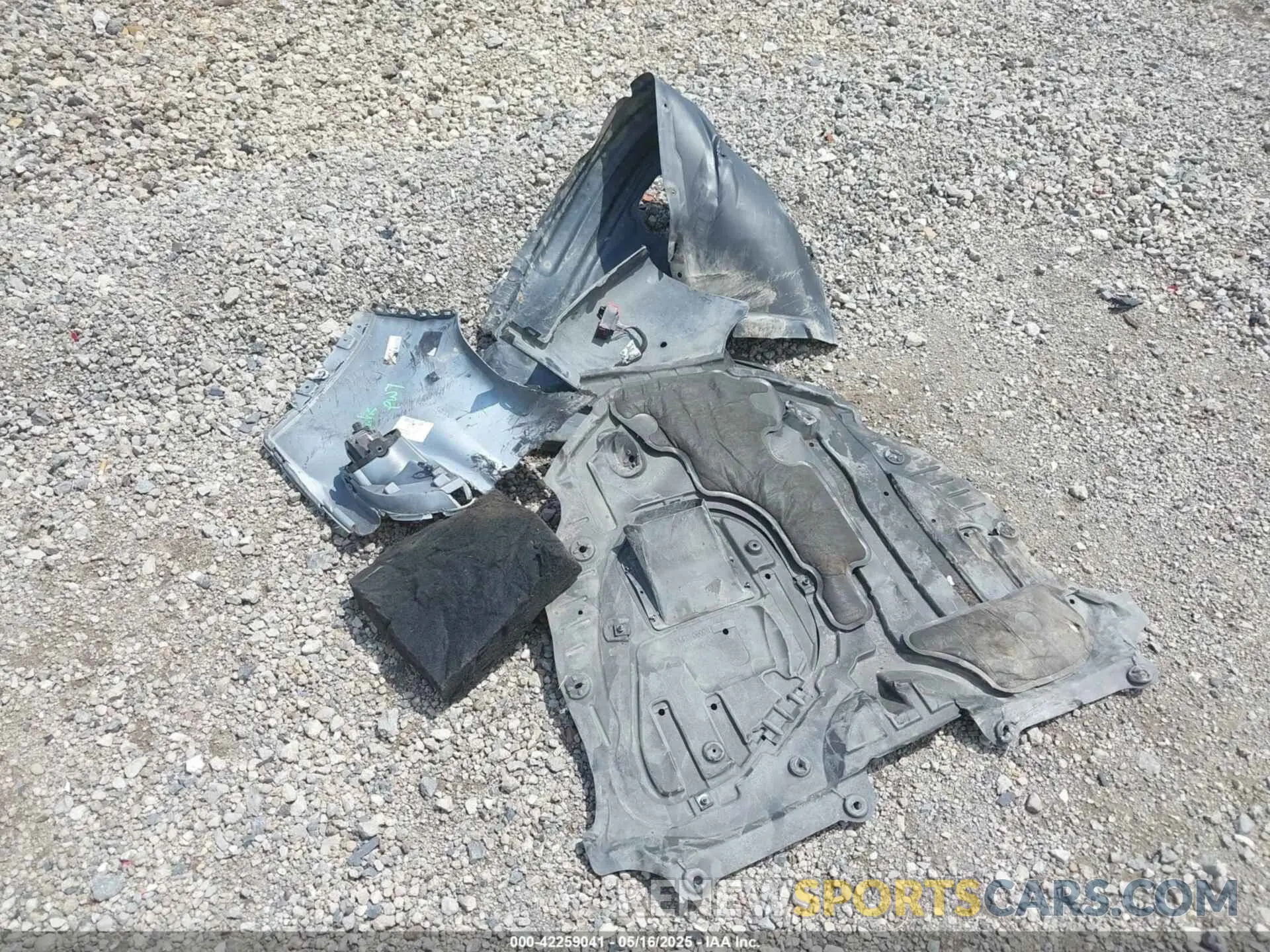 12 Photograph of a damaged car 1C4PJMDX5KD344073 JEEP CHEROKEE 2019