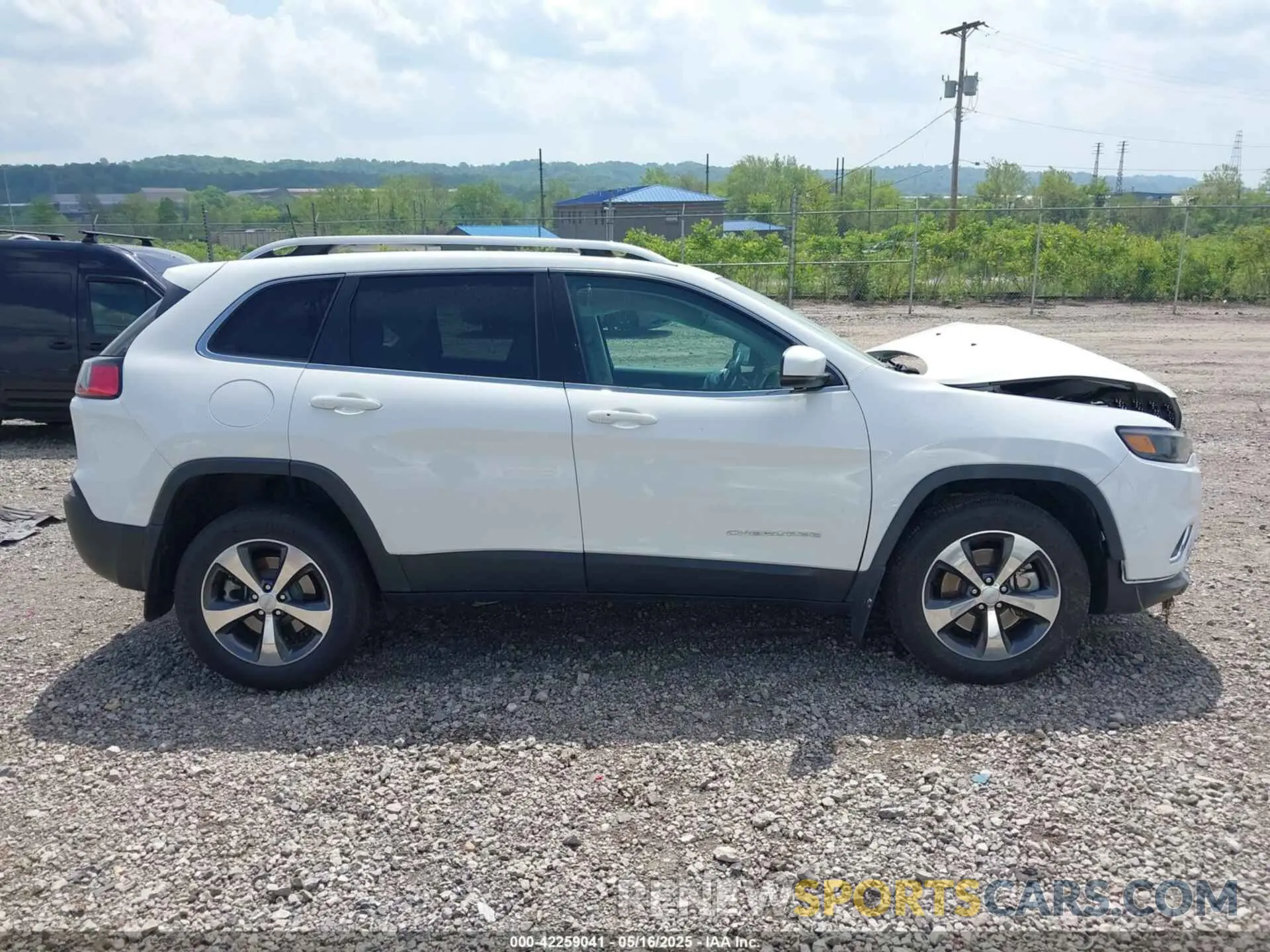 14 Photograph of a damaged car 1C4PJMDX5KD344073 JEEP CHEROKEE 2019