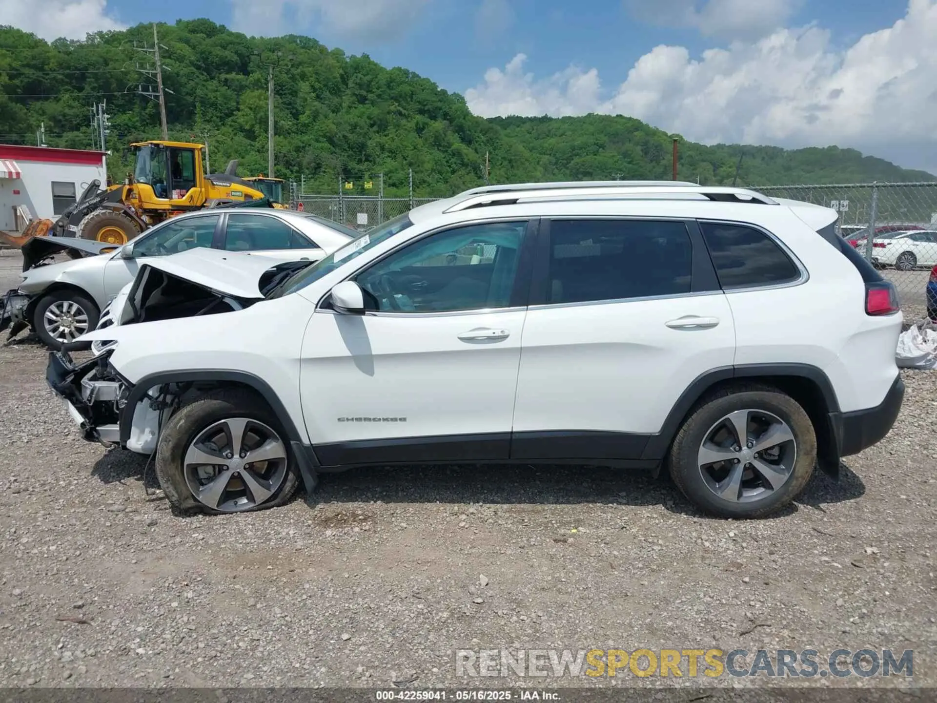 15 Photograph of a damaged car 1C4PJMDX5KD344073 JEEP CHEROKEE 2019