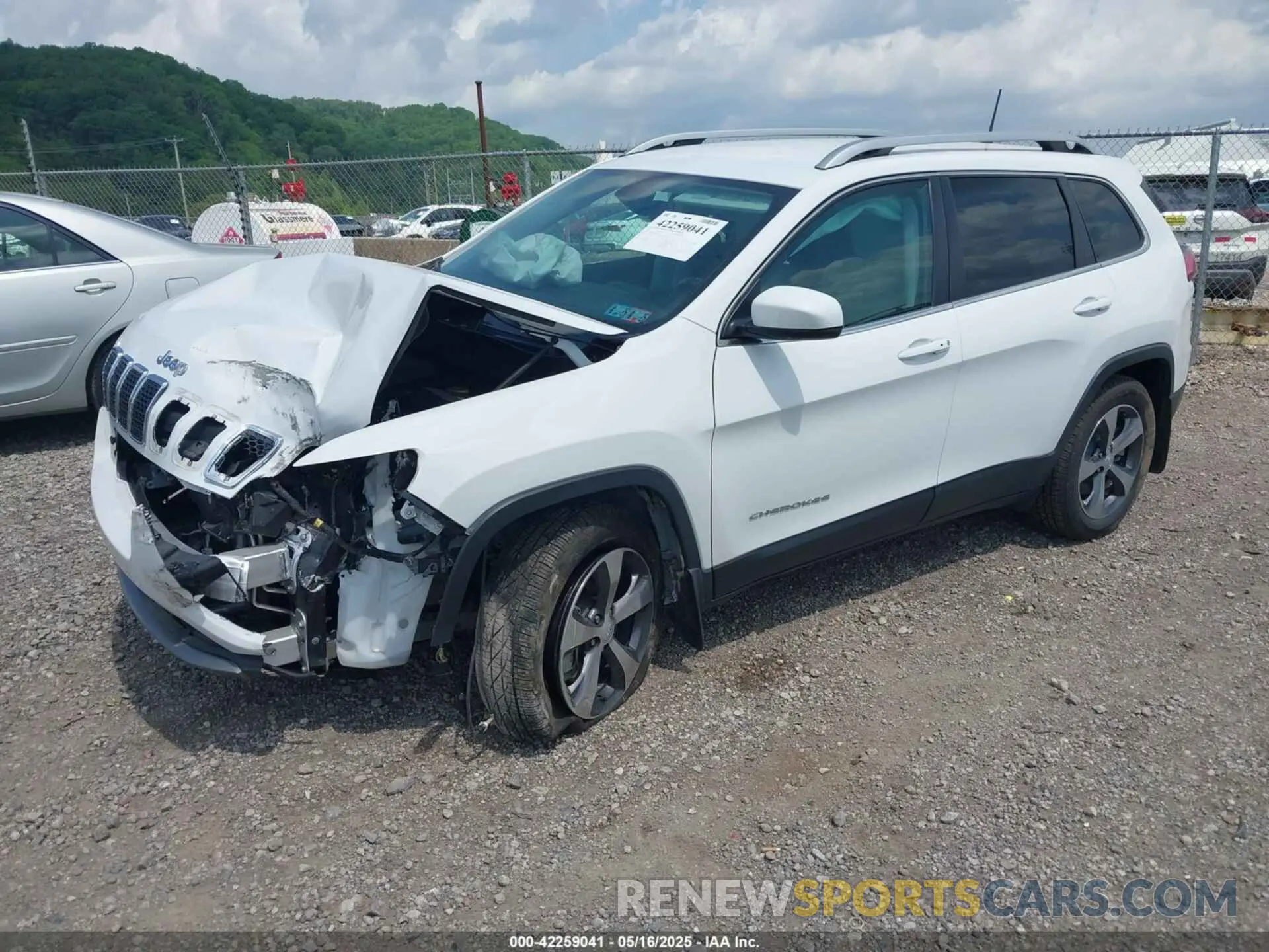 2 Photograph of a damaged car 1C4PJMDX5KD344073 JEEP CHEROKEE 2019
