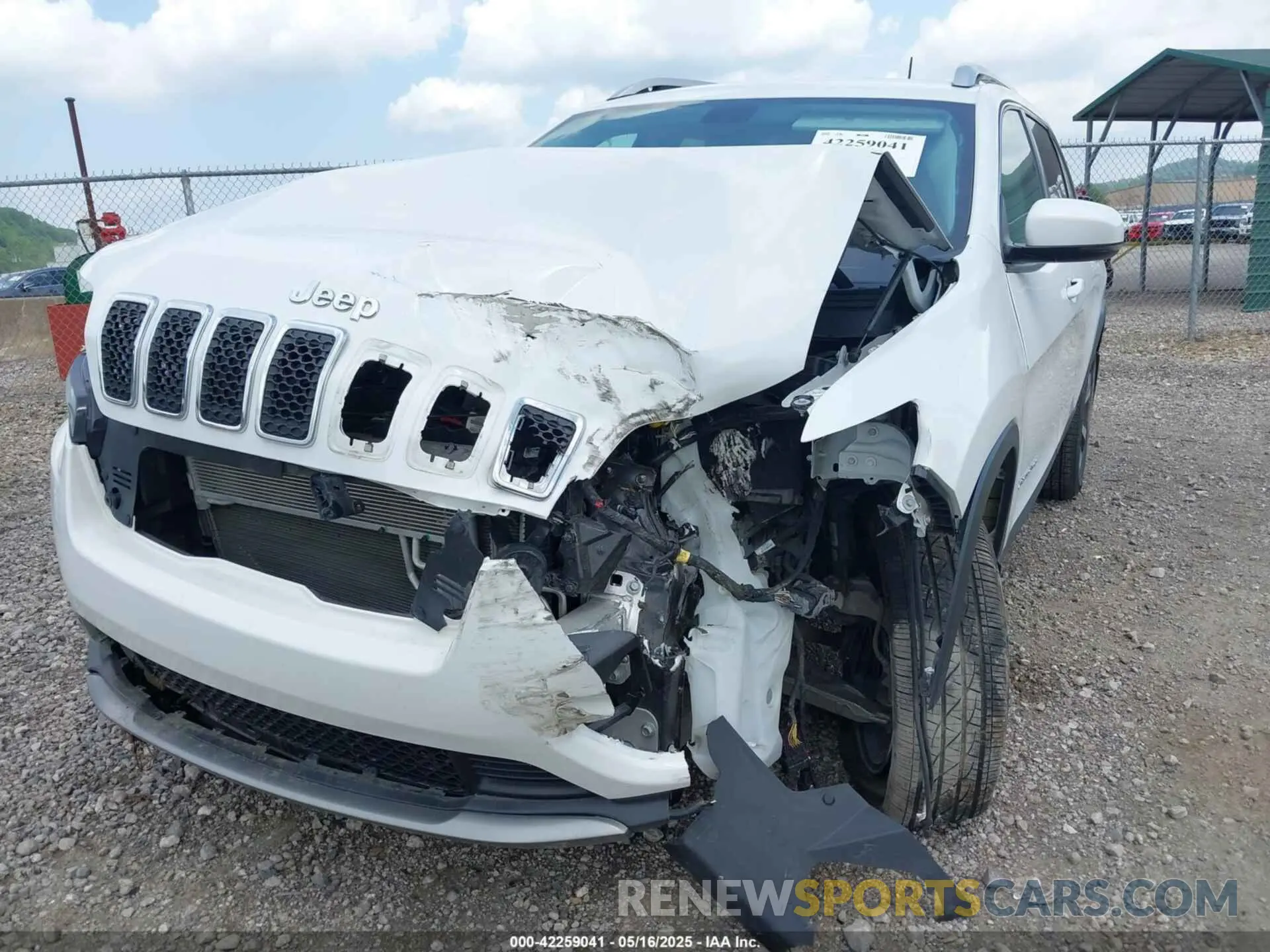 6 Photograph of a damaged car 1C4PJMDX5KD344073 JEEP CHEROKEE 2019
