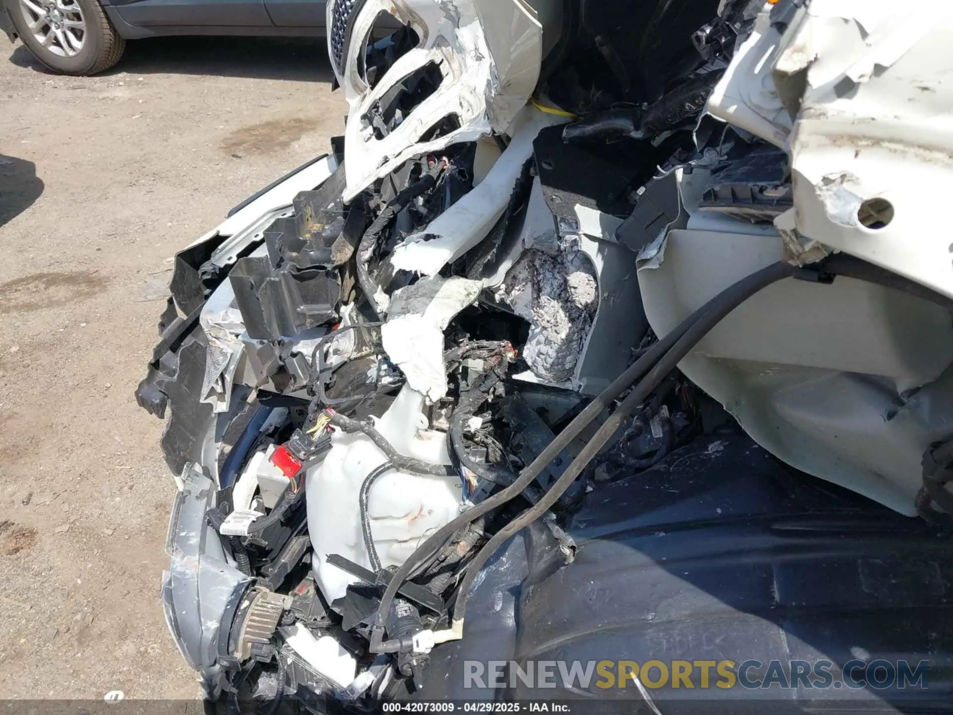 10 Photograph of a damaged car 1C4PJMDX5KD451379 JEEP CHEROKEE 2019