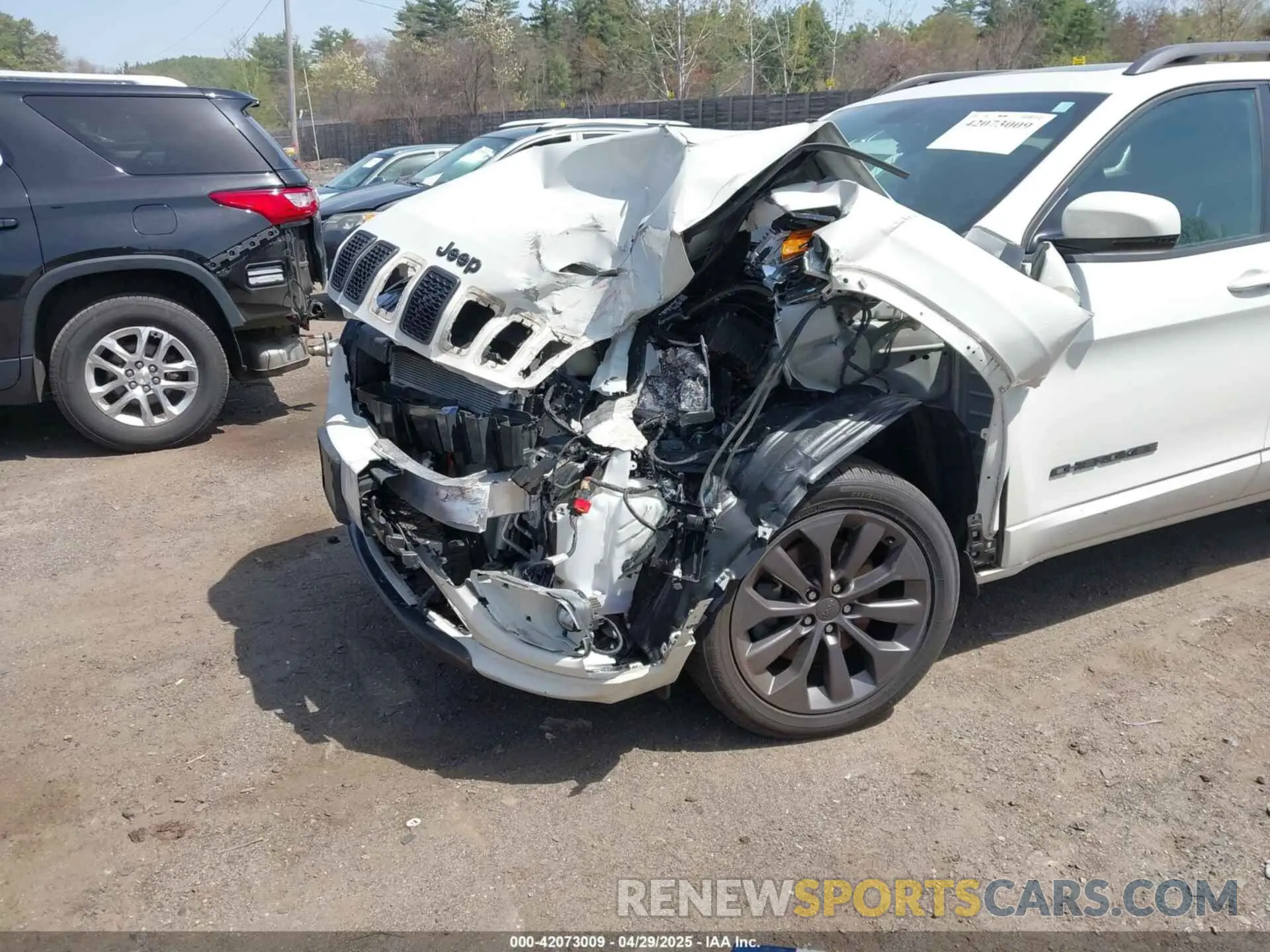 6 Photograph of a damaged car 1C4PJMDX5KD451379 JEEP CHEROKEE 2019