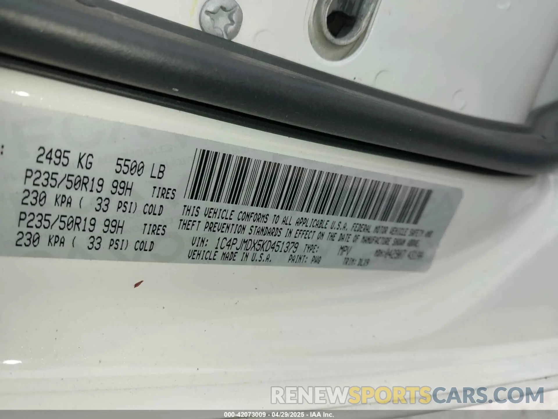 9 Photograph of a damaged car 1C4PJMDX5KD451379 JEEP CHEROKEE 2019