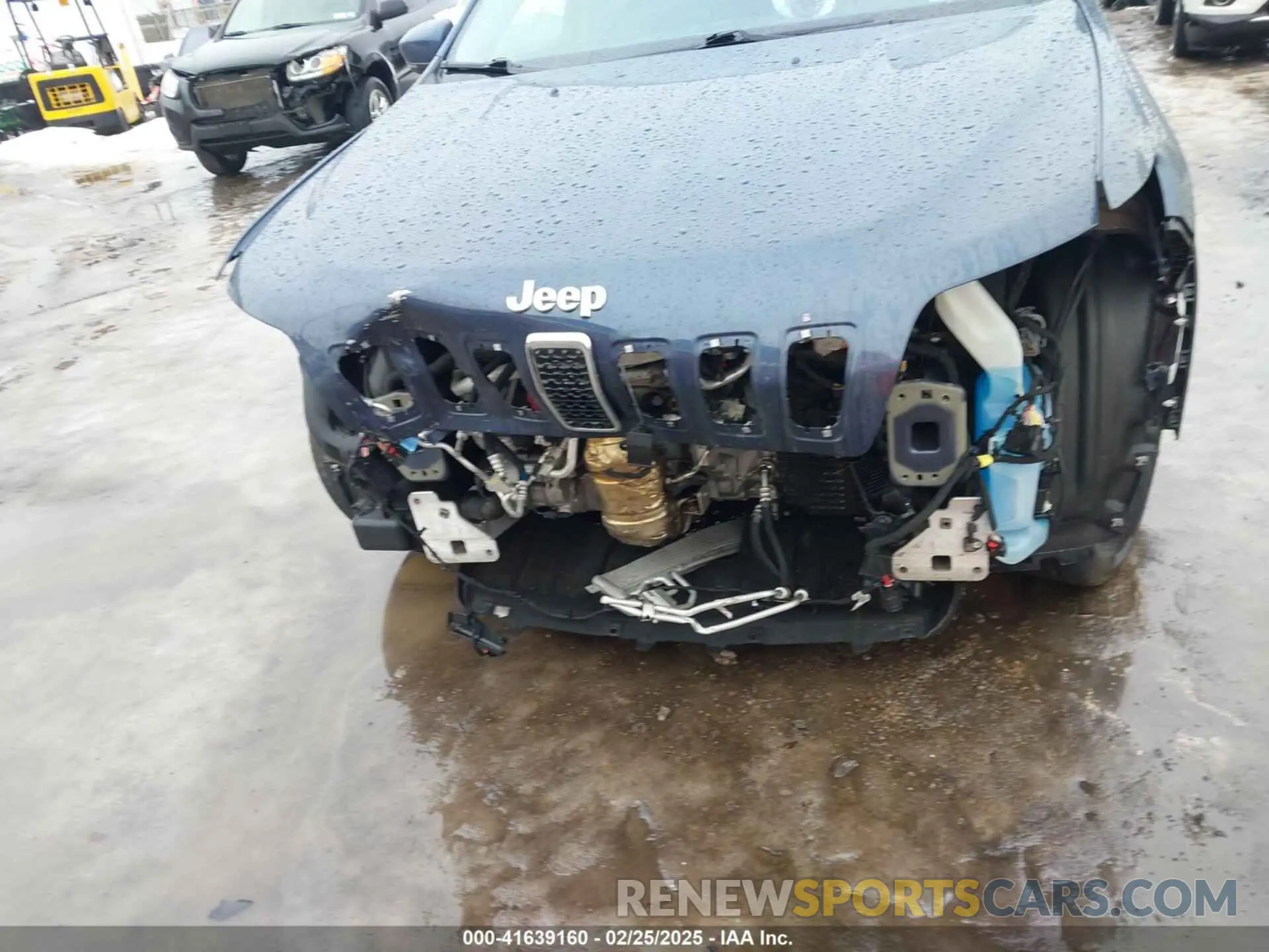12 Photograph of a damaged car 1C4PJMDX5KD470482 JEEP CHEROKEE 2019