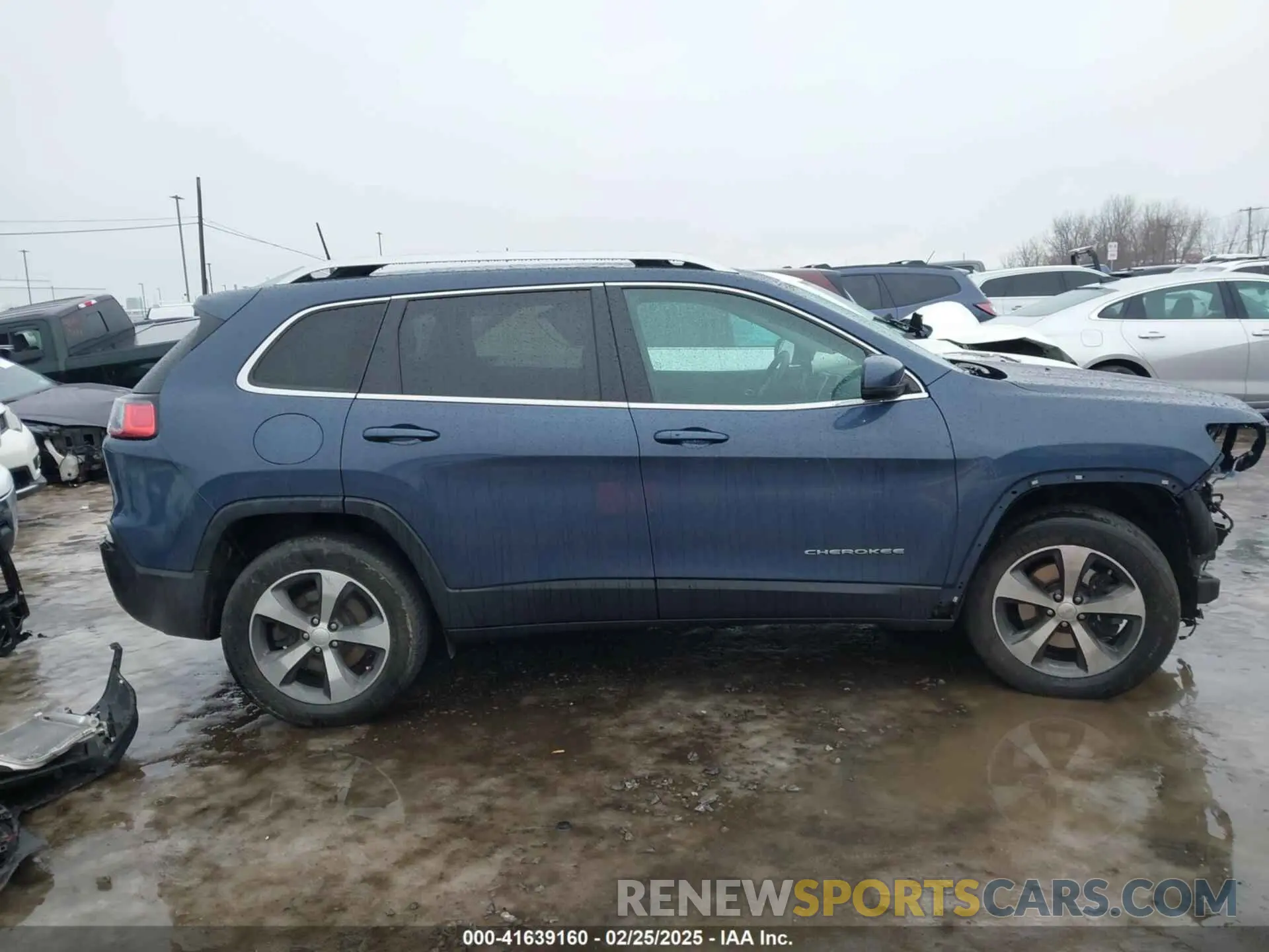 13 Photograph of a damaged car 1C4PJMDX5KD470482 JEEP CHEROKEE 2019