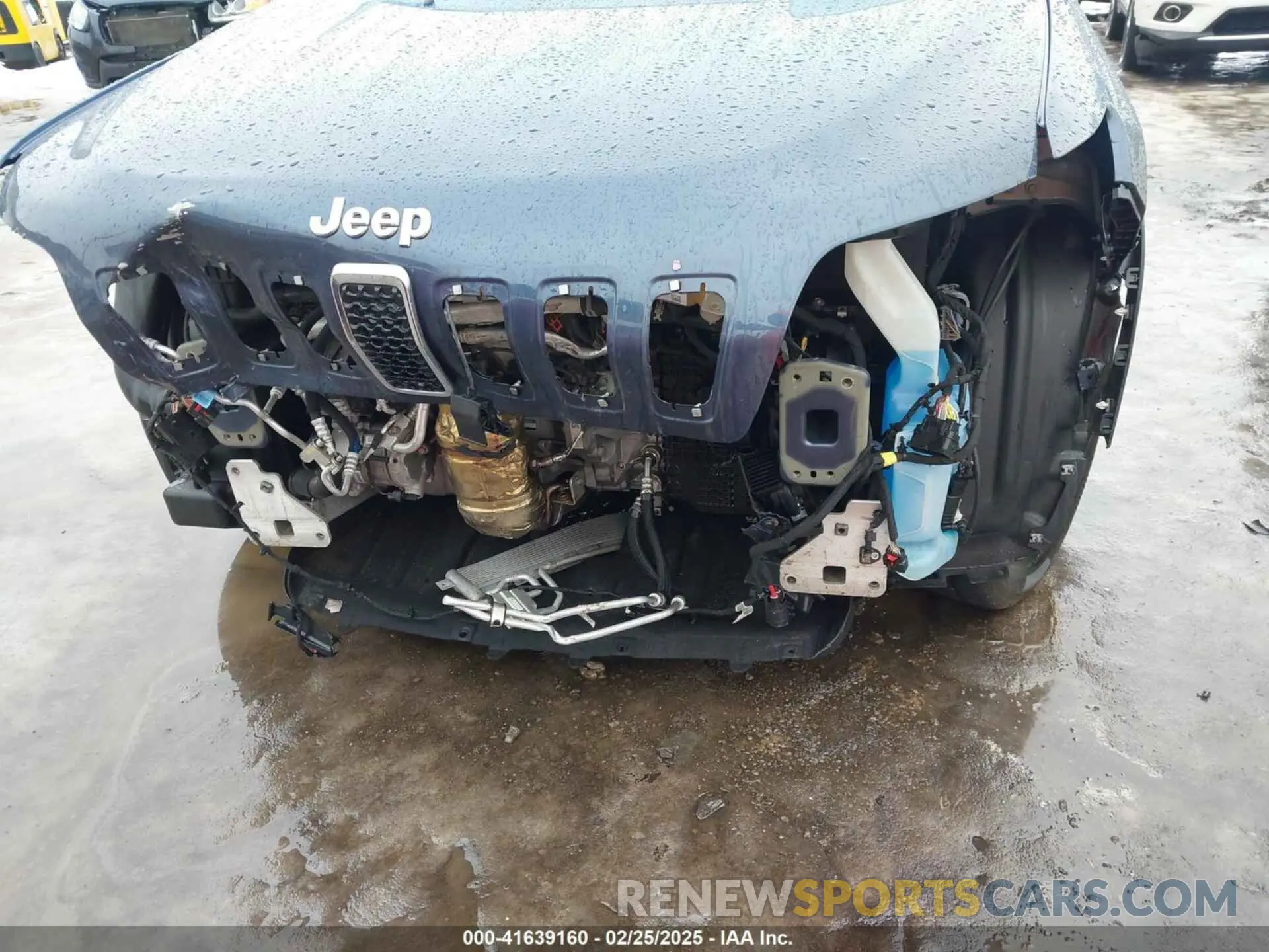 6 Photograph of a damaged car 1C4PJMDX5KD470482 JEEP CHEROKEE 2019