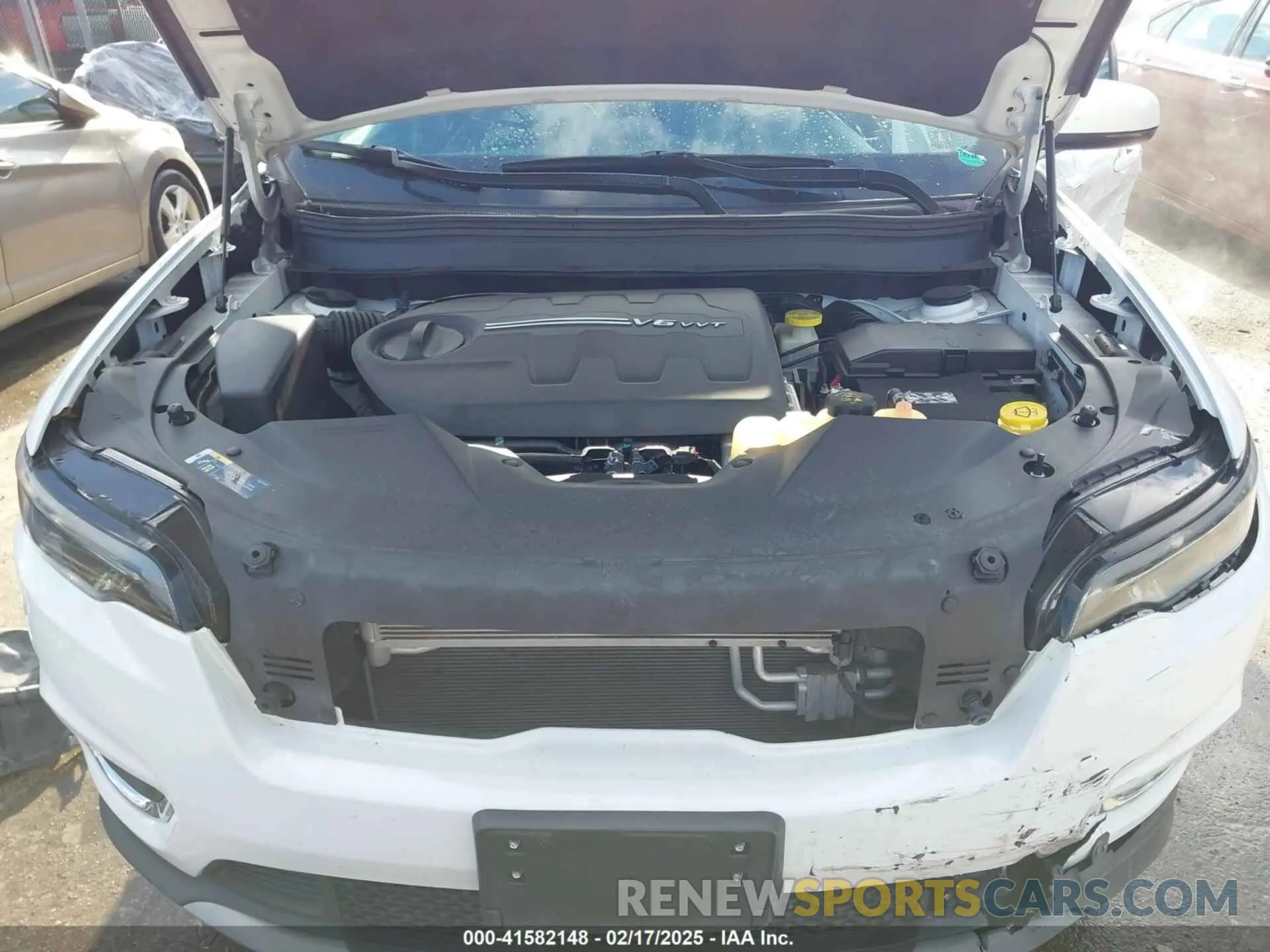 10 Photograph of a damaged car 1C4PJMDX6KD135313 JEEP CHEROKEE 2019
