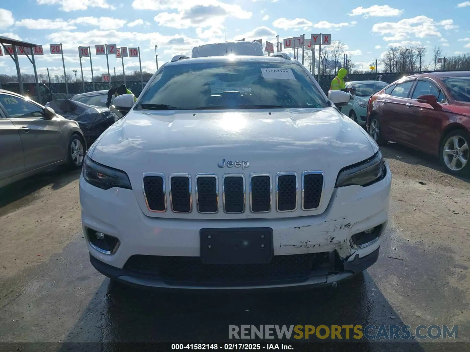 13 Photograph of a damaged car 1C4PJMDX6KD135313 JEEP CHEROKEE 2019