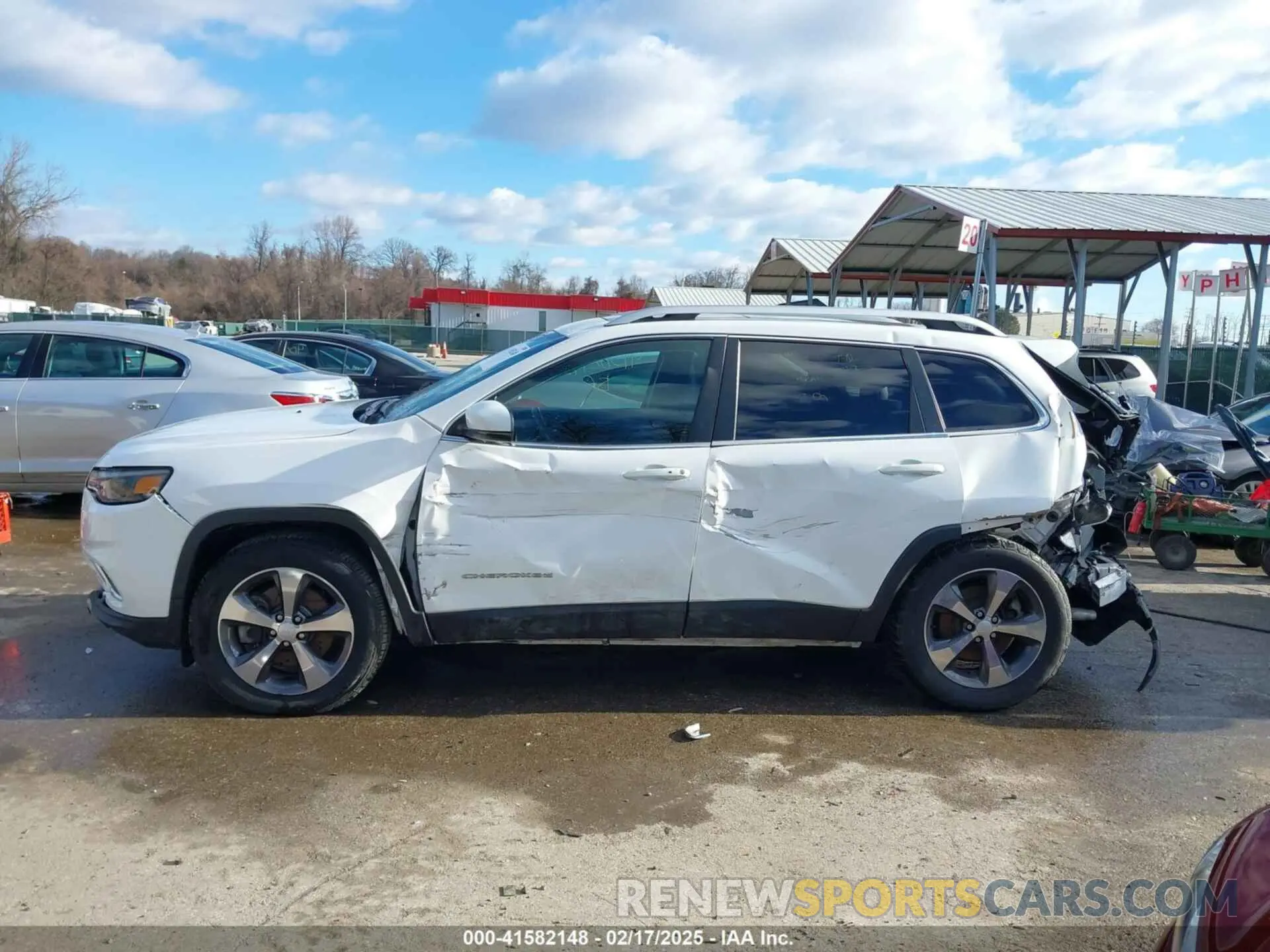 15 Photograph of a damaged car 1C4PJMDX6KD135313 JEEP CHEROKEE 2019