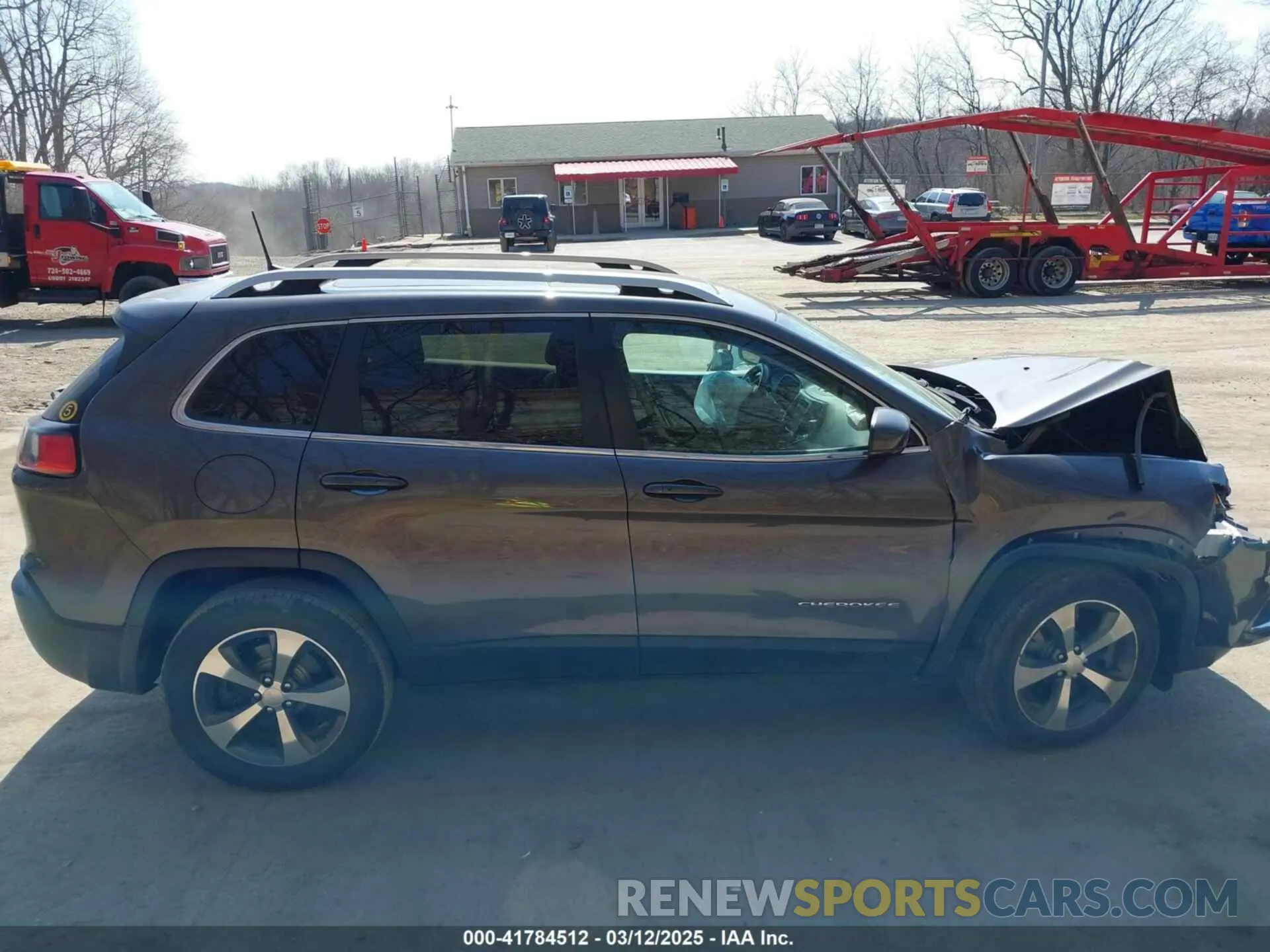 13 Photograph of a damaged car 1C4PJMDX6KD138423 JEEP CHEROKEE 2019