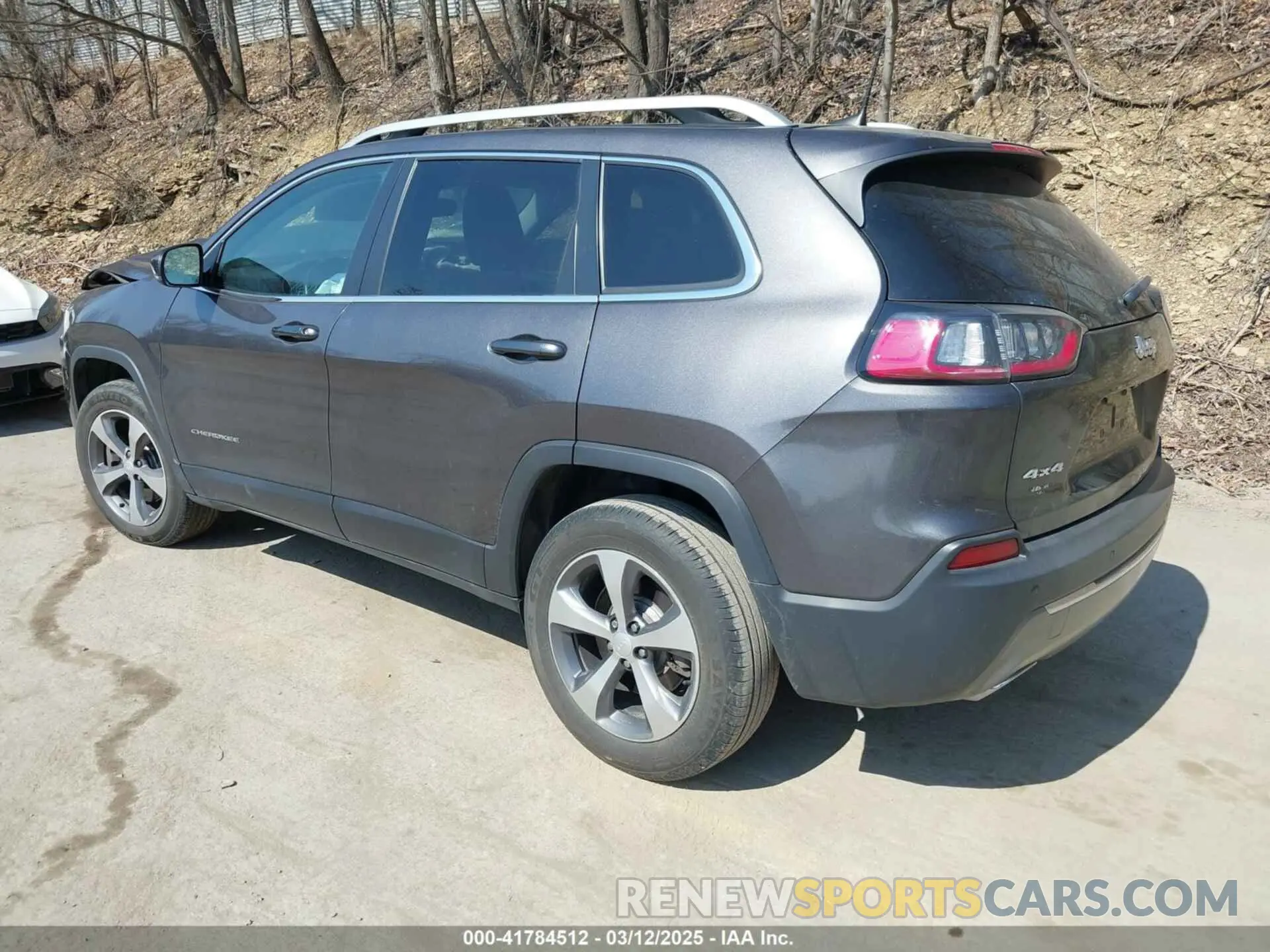 3 Photograph of a damaged car 1C4PJMDX6KD138423 JEEP CHEROKEE 2019