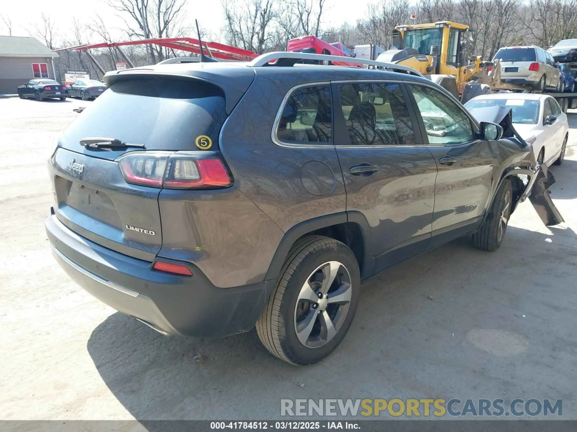 4 Photograph of a damaged car 1C4PJMDX6KD138423 JEEP CHEROKEE 2019