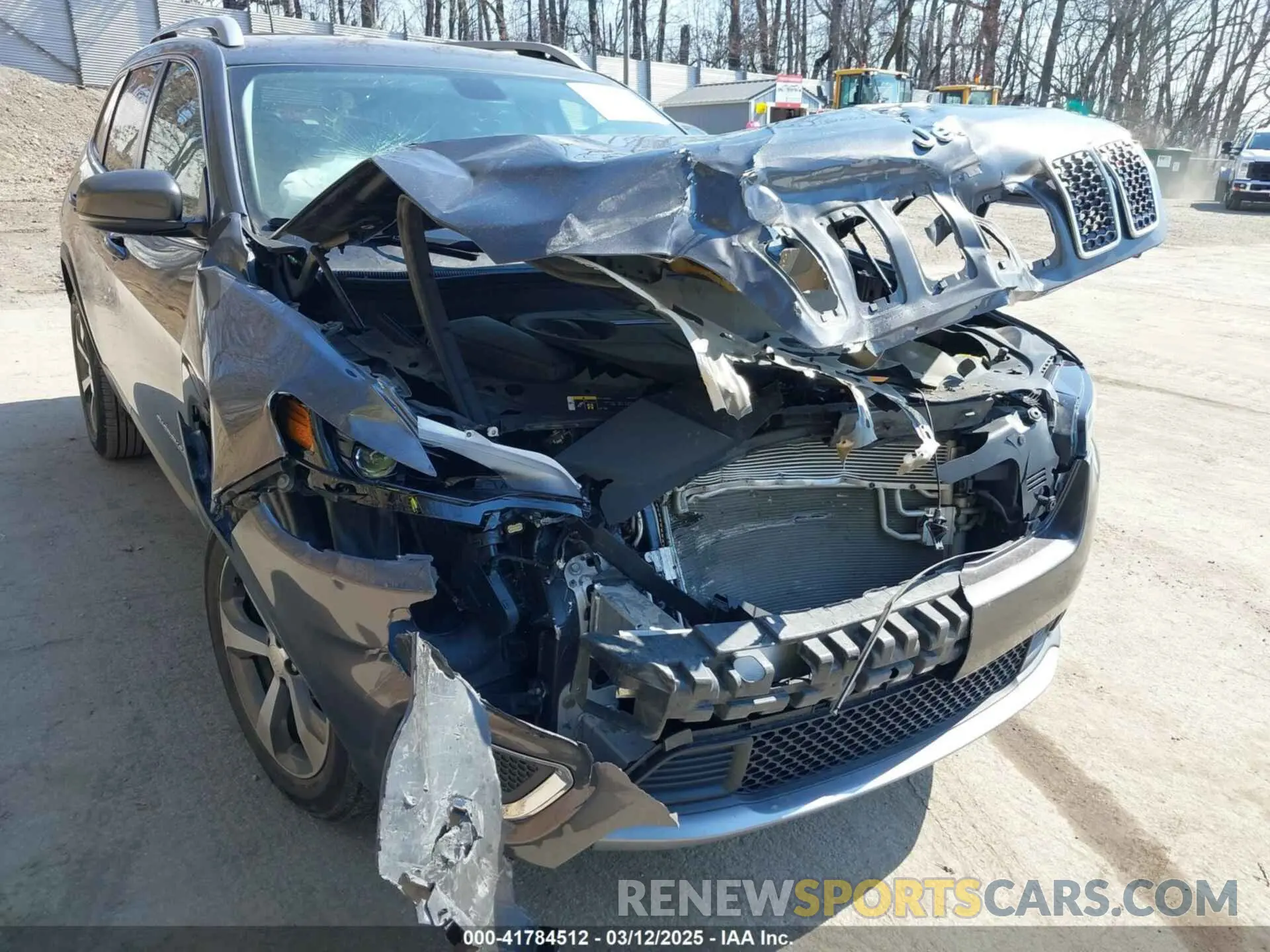 6 Photograph of a damaged car 1C4PJMDX6KD138423 JEEP CHEROKEE 2019