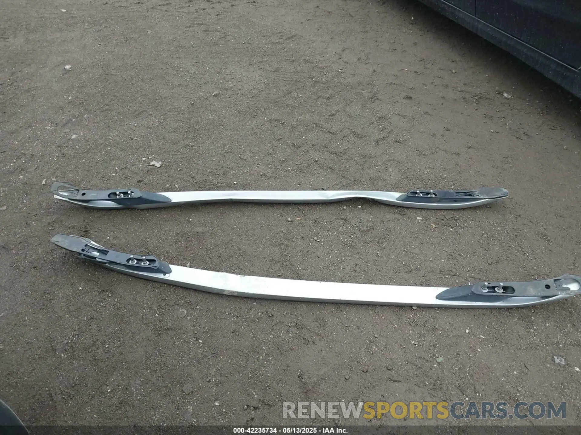 12 Photograph of a damaged car 1C4PJMDX6KD252972 JEEP CHEROKEE 2019