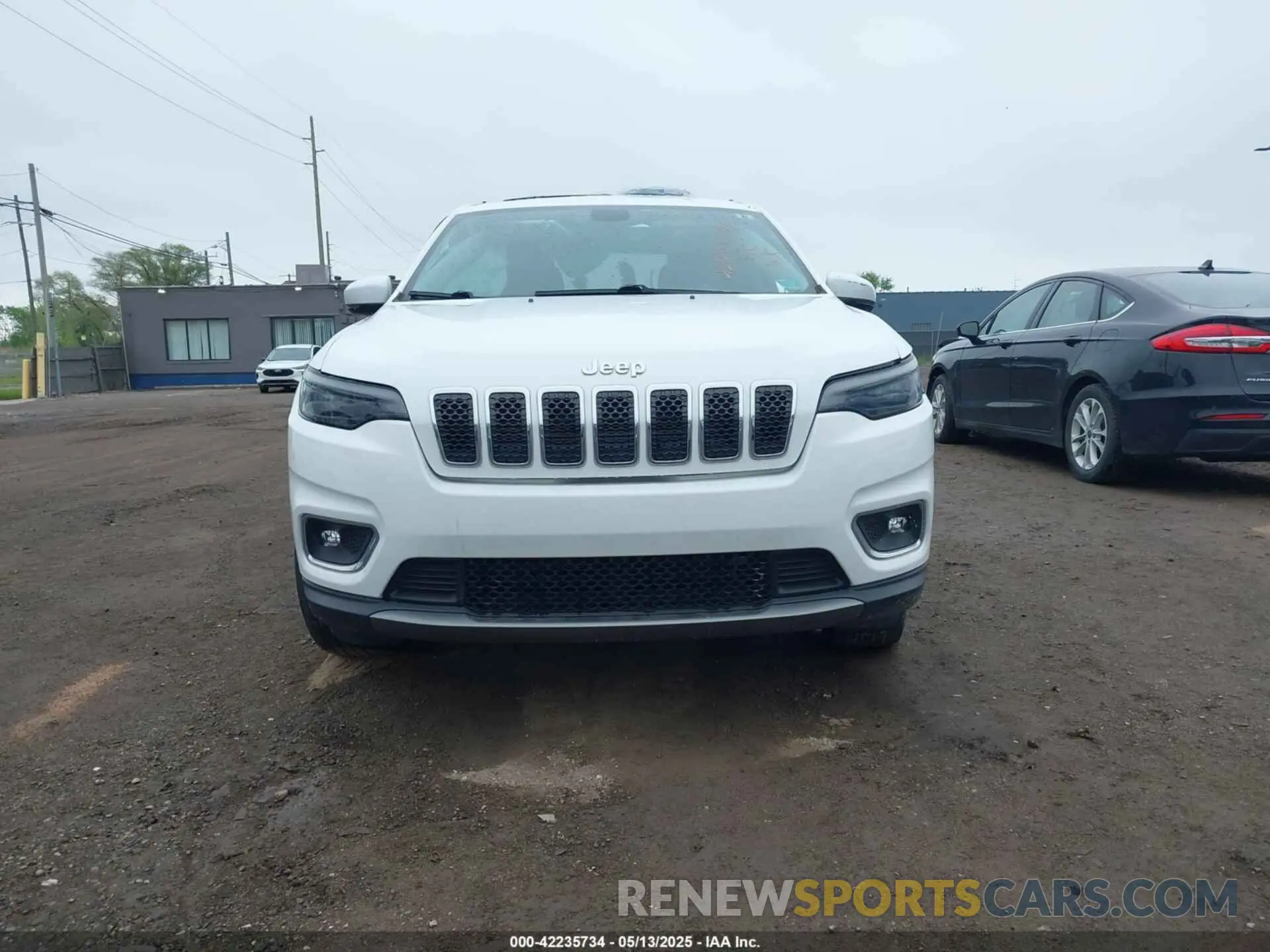 13 Photograph of a damaged car 1C4PJMDX6KD252972 JEEP CHEROKEE 2019