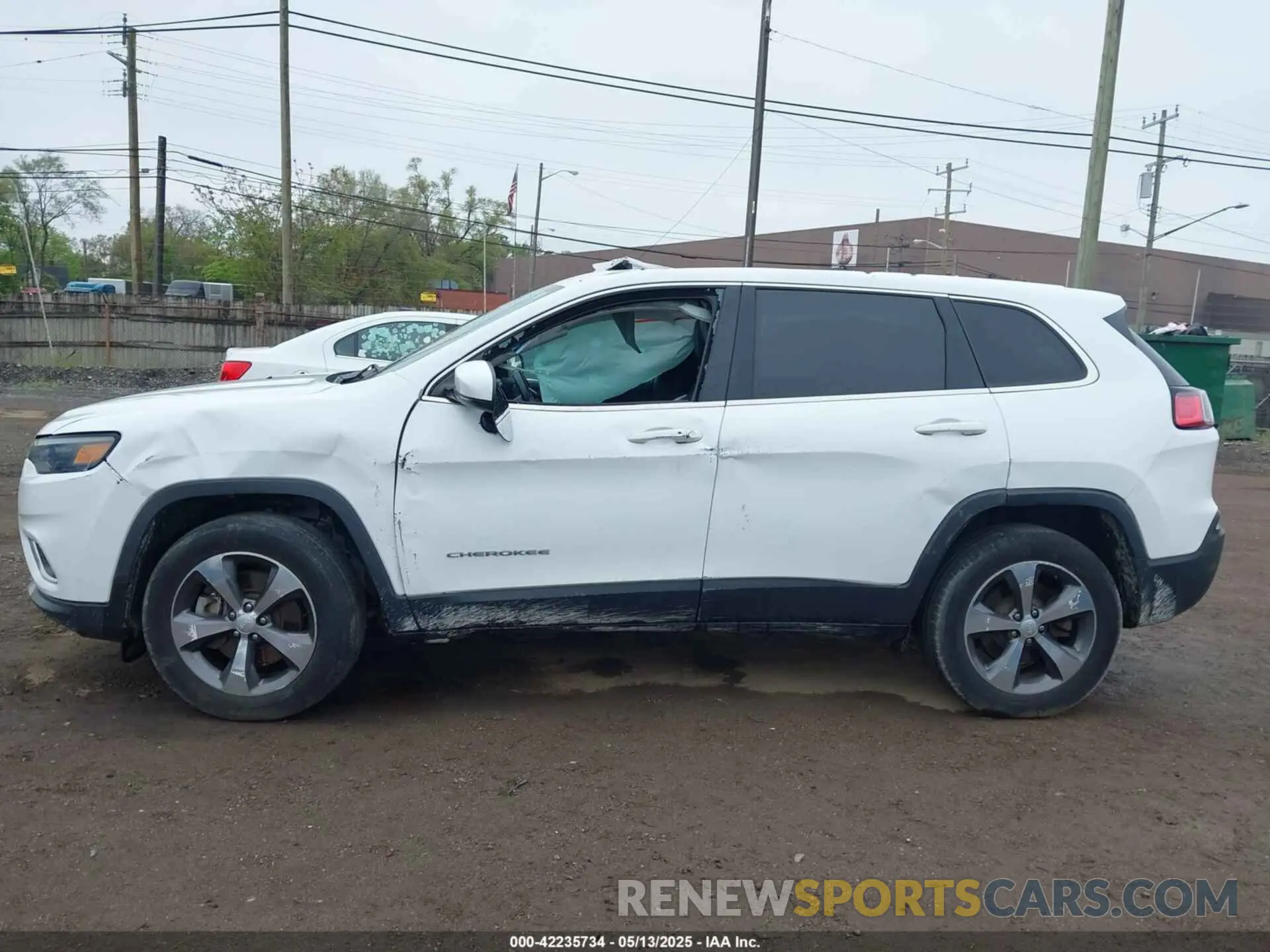 15 Photograph of a damaged car 1C4PJMDX6KD252972 JEEP CHEROKEE 2019