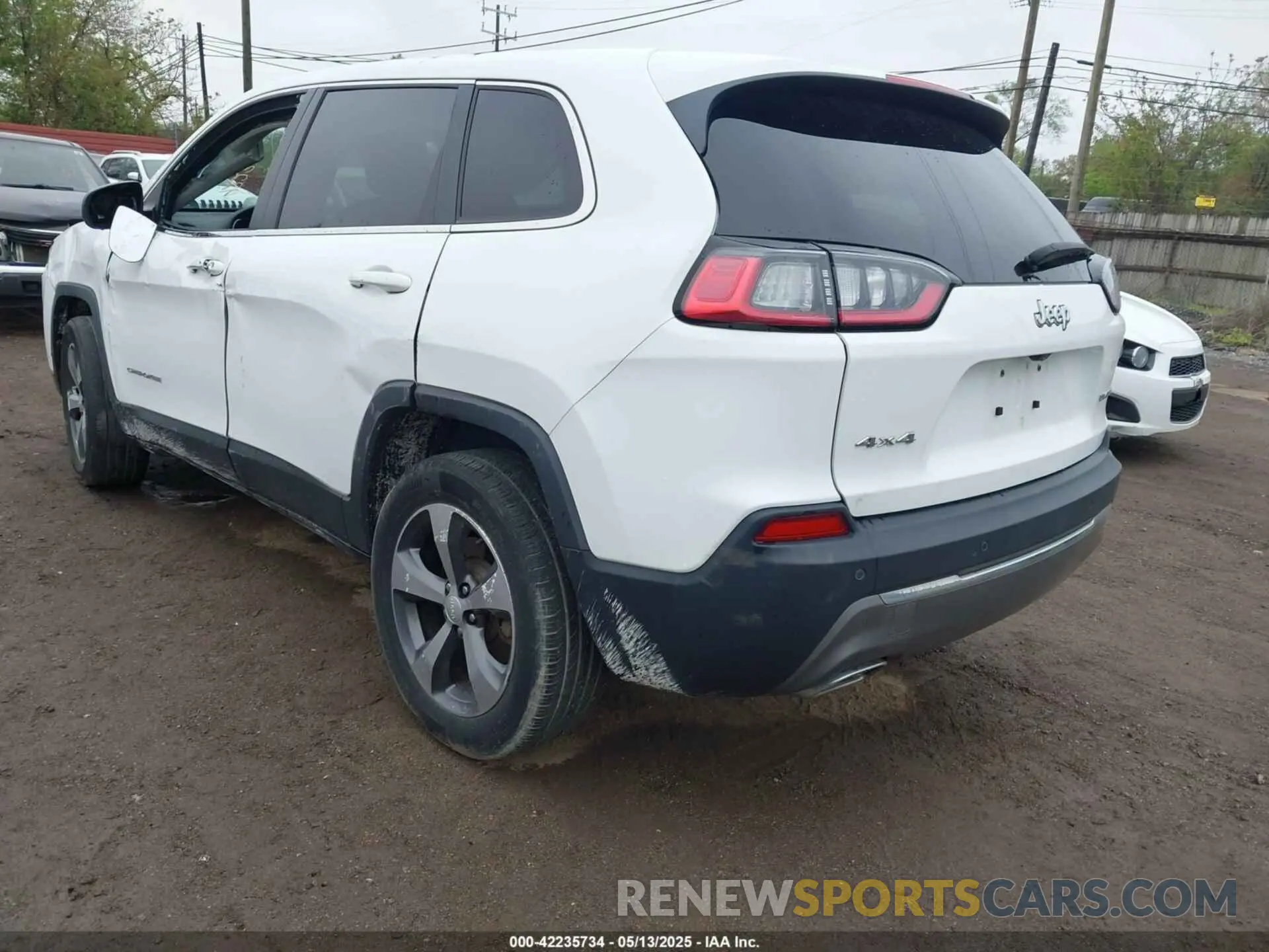 3 Photograph of a damaged car 1C4PJMDX6KD252972 JEEP CHEROKEE 2019