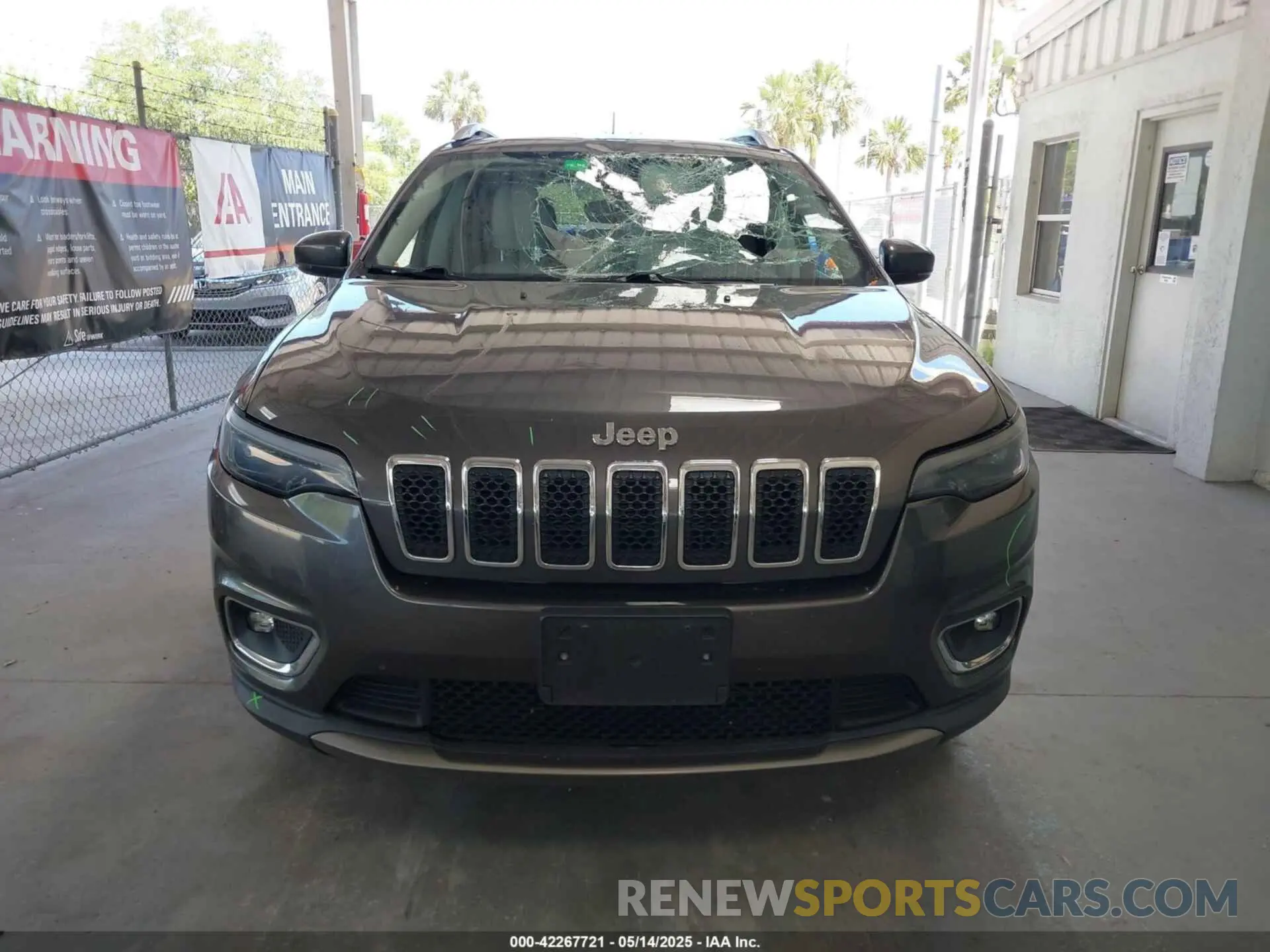 12 Photograph of a damaged car 1C4PJMDX6KD303225 JEEP CHEROKEE 2019
