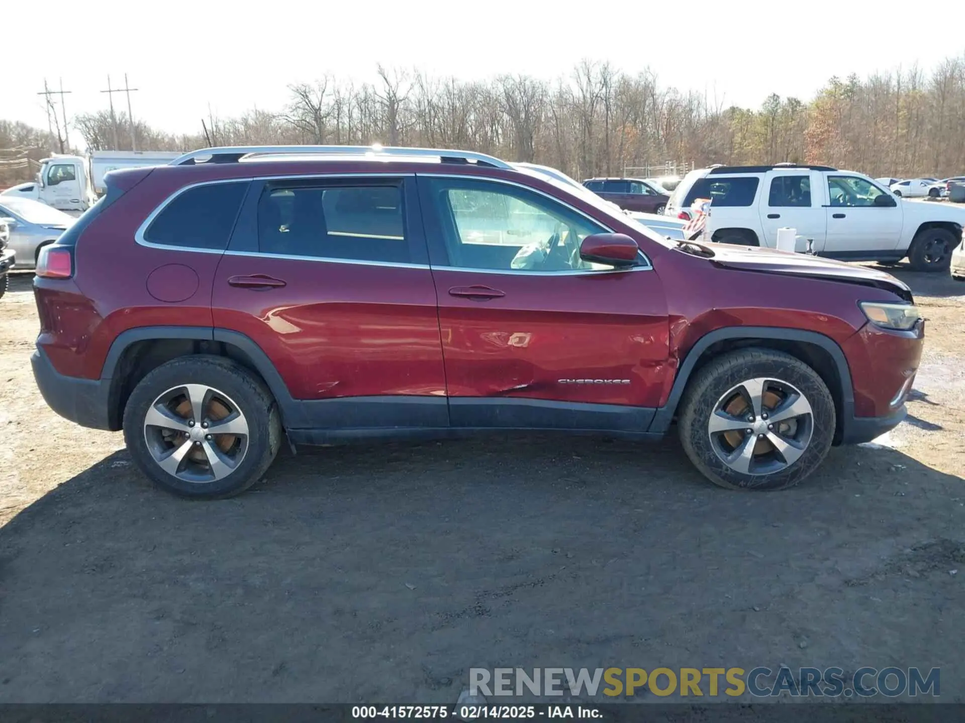 13 Photograph of a damaged car 1C4PJMDX6KD337276 JEEP CHEROKEE 2019