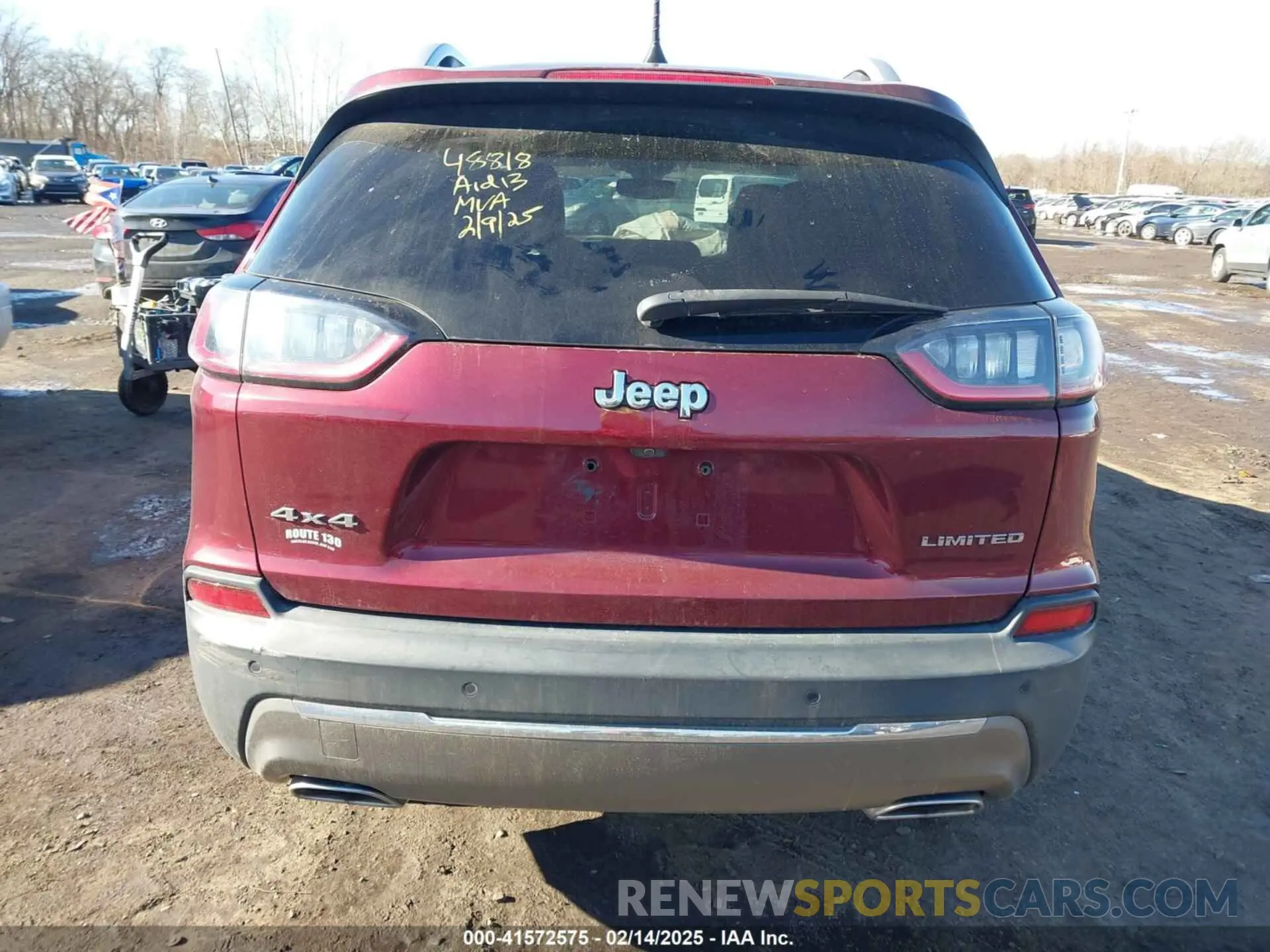 16 Photograph of a damaged car 1C4PJMDX6KD337276 JEEP CHEROKEE 2019