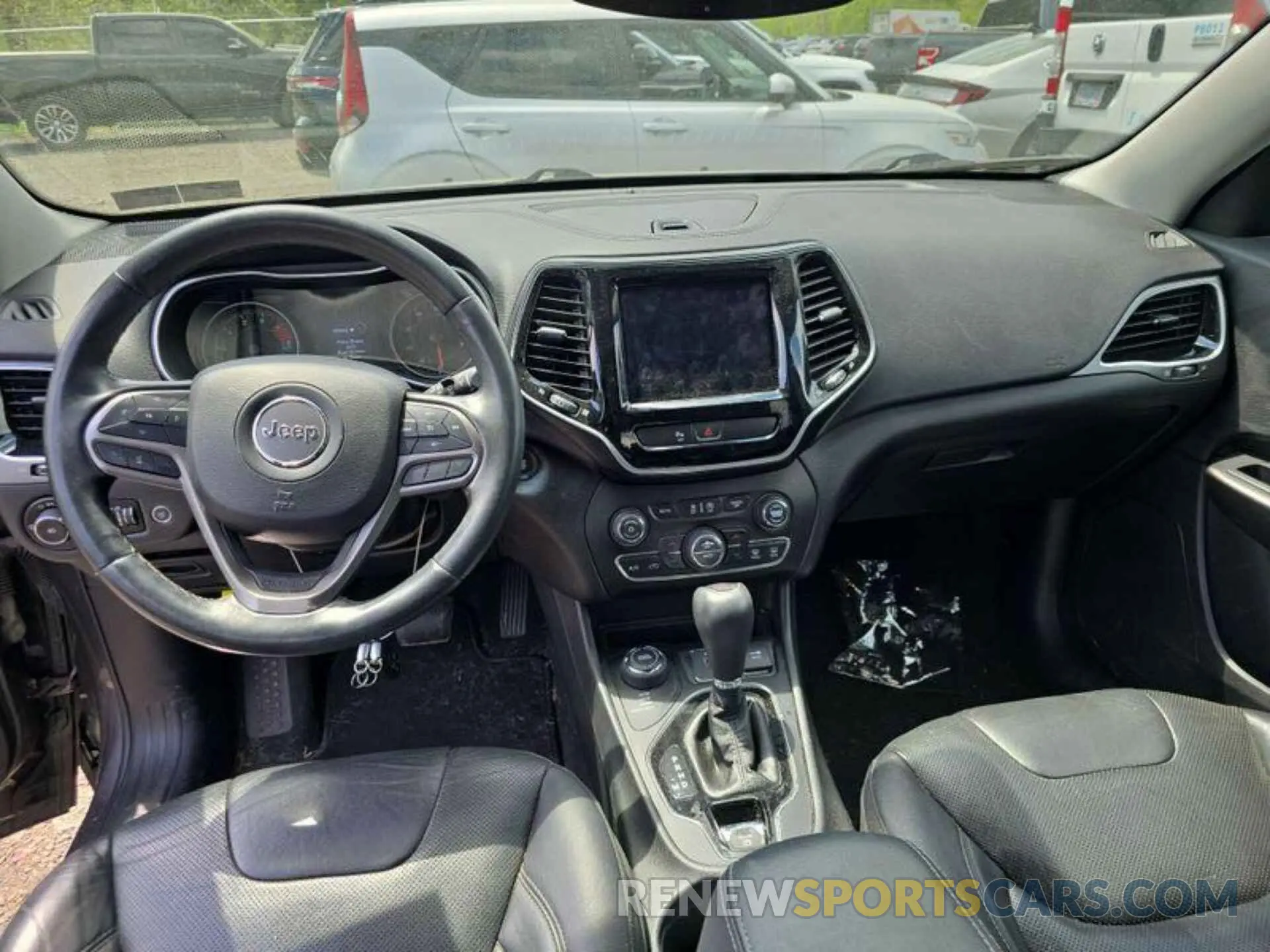 10 Photograph of a damaged car 1C4PJMDX6KD373808 JEEP CHEROKEE 2019