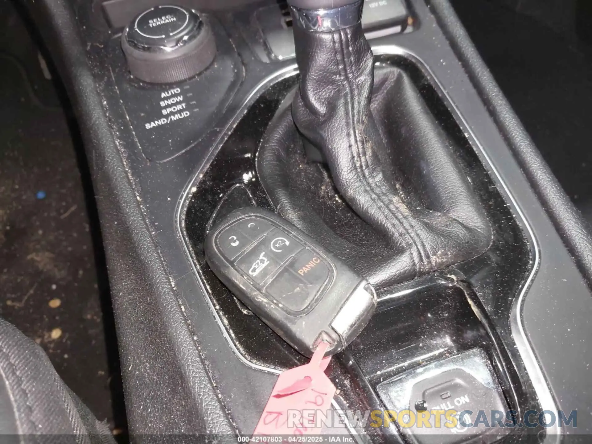 11 Photograph of a damaged car 1C4PJMDX6KD427429 JEEP CHEROKEE 2019