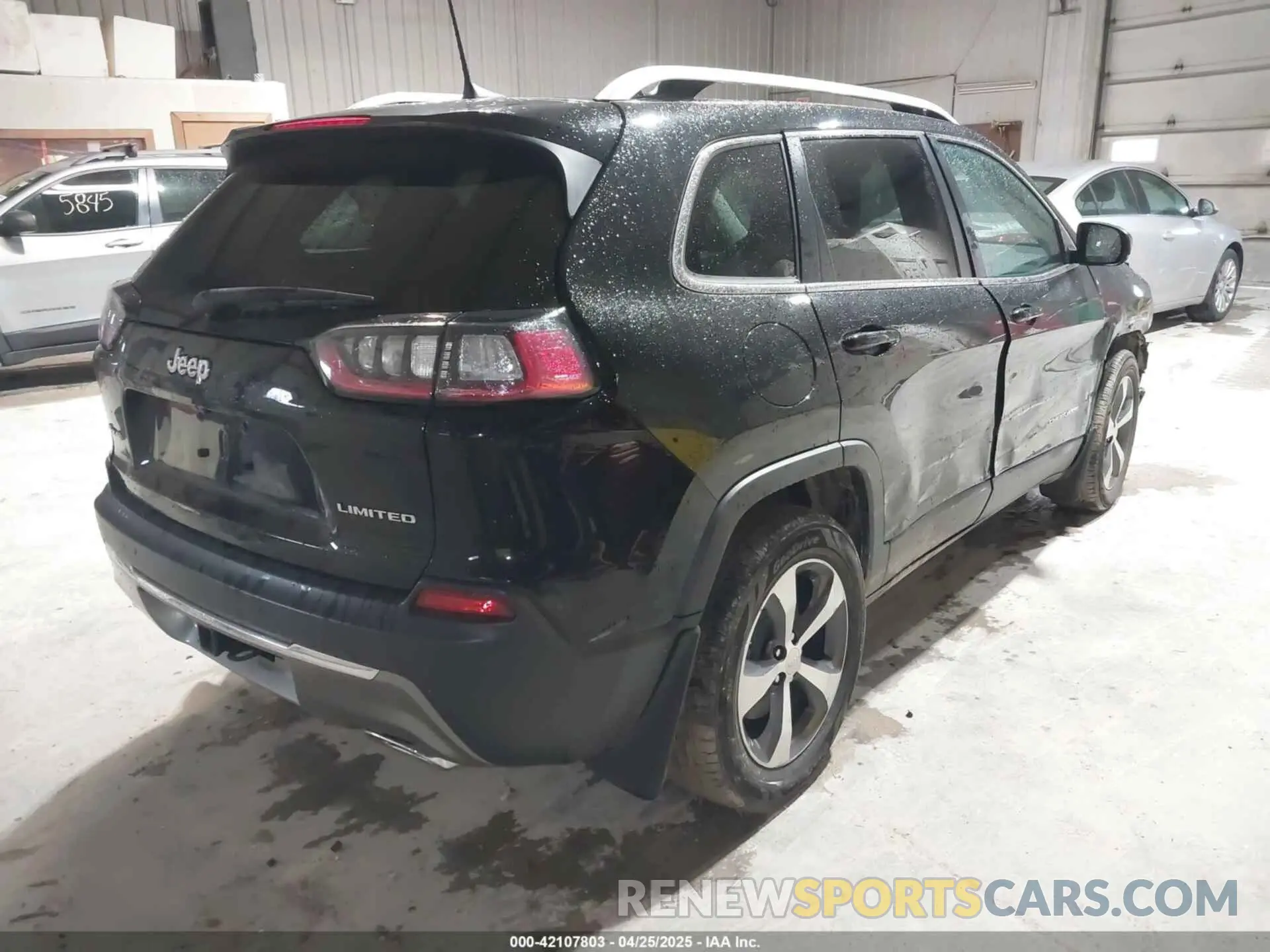 4 Photograph of a damaged car 1C4PJMDX6KD427429 JEEP CHEROKEE 2019